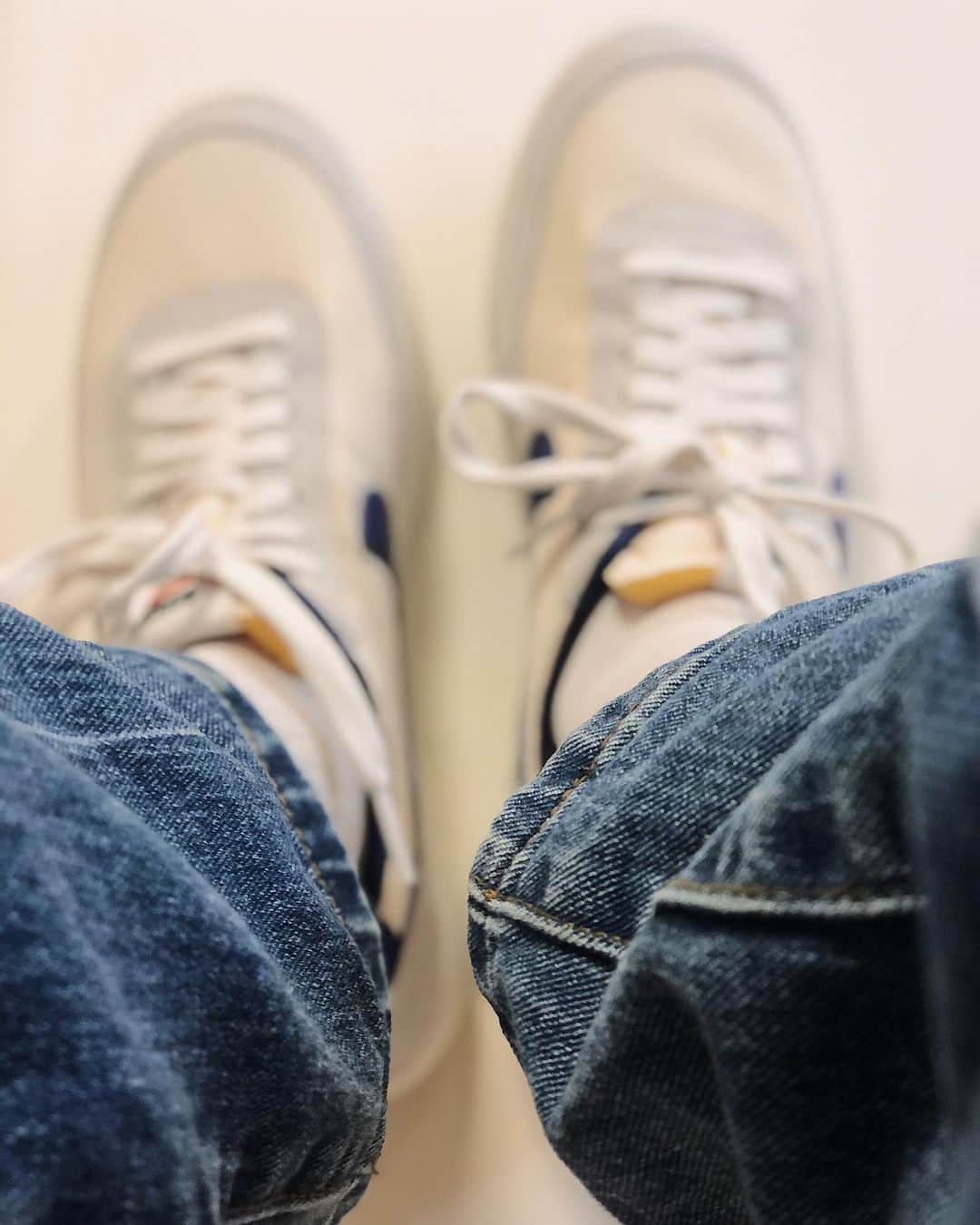 岡田隆之介のインスタグラム：「最近買った、ないき。 . . . . . #NIKE #nikeshoes #nikekillshot  #あしもと倶楽部 #足元倶楽部」