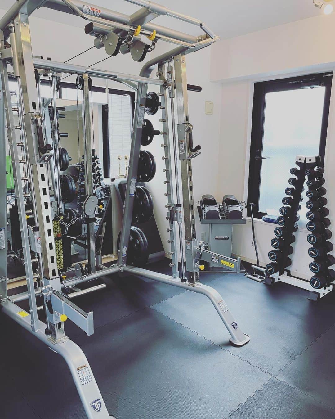 川戸沙羅さんのインスタグラム写真 - (川戸沙羅Instagram)「@styleshown_gym  午前の部今日も楽しくセッションさせて頂きました😌💗  皆さん、年末やお正月に増えてしまった体重をしっかり解消されています✨  短期間で増加した体重はなるべく早く対処するのが大切🏋🏼‍♀️ 少しの食生活の調整と運動習慣でスグに取り戻せます🌱  いつものお弁当を食べて私も今日のトレーニング頑張ろう🏃🏼‍♀️✨  #workout #workoutmotivation  #fitness #筋トレ #筋トレ女子  #筋トレダイエット  #女性パーソナルトレーナー #くびれ作り  #美尻トレーニング #美脚トレーニング」1月26日 12時39分 - sara_shirasawa
