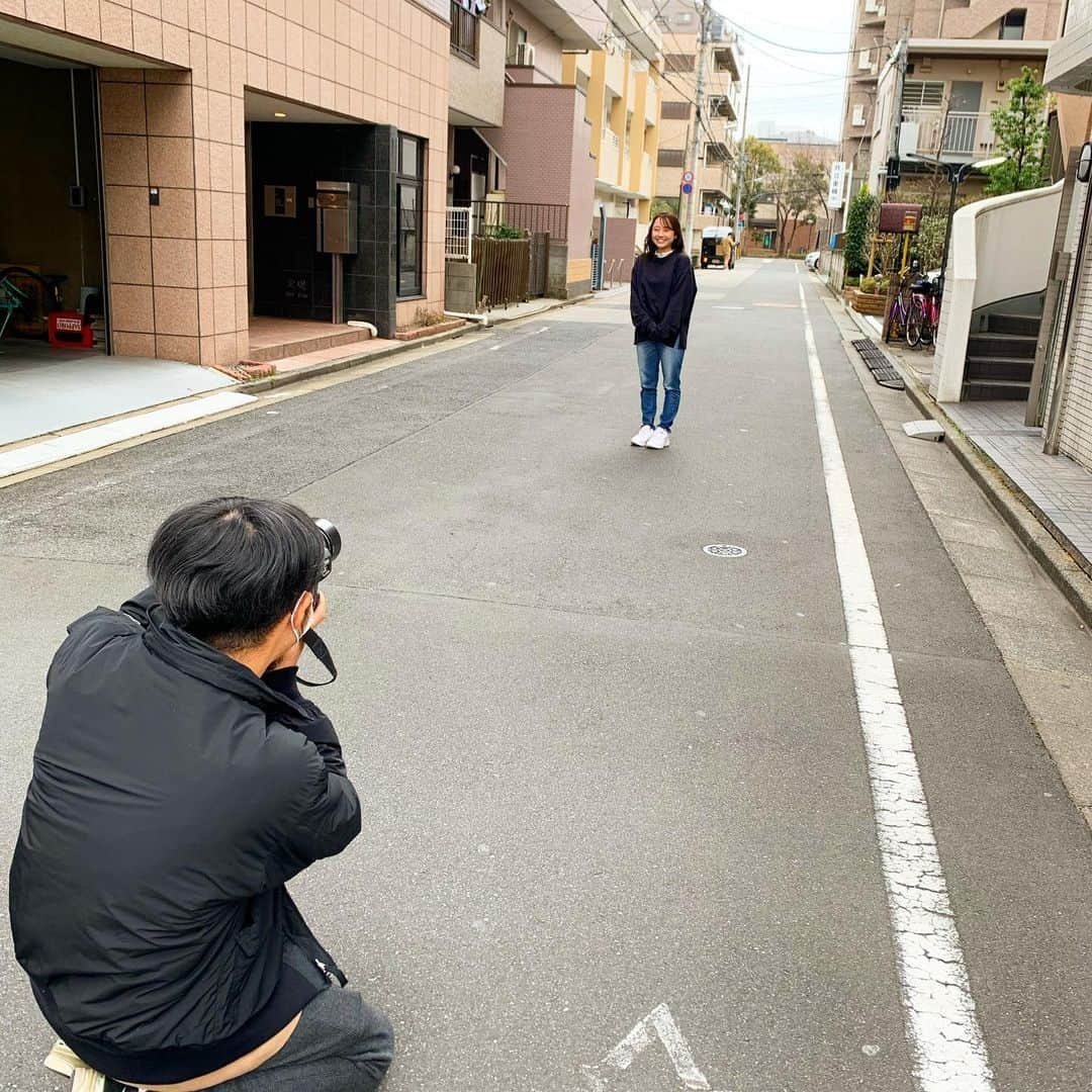 東京スポーツ・レクリエーション専門学校のインスタグラム：「本日も次年度パンフレットの撮影で﻿ 在校生をパシャリ📸✨﻿ ﻿ 撮影に協力してくれた皆さん、﻿ ありがとうございました🥰﻿ ﻿ 高校2年生の皆さん、﻿ パンフレットの完成、お楽しみに💕﻿ ﻿ #専門学校﻿ #スポーツトレーナー﻿ #トレーナー﻿ #スポーツインストラクター﻿ #インストラクター﻿ #チームスタッフ﻿ #ファッションスタッフ﻿ #アナリスト﻿ #サッカーコーチ﻿ #学校生活﻿ #学生生活﻿ #撮影」