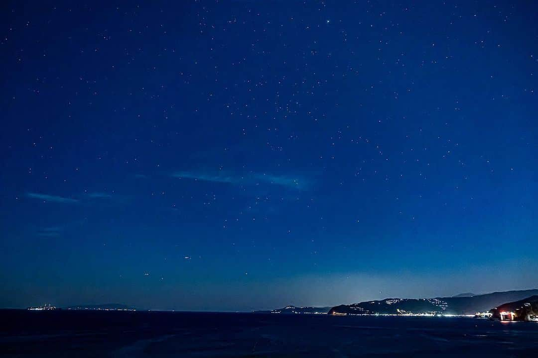 豊大槻さんのインスタグラム写真 - (豊大槻Instagram)「#atami  #starrysky  #nightview  #熱海  #夜の海  #星空  #夜景」1月26日 12時44分 - yutakachi