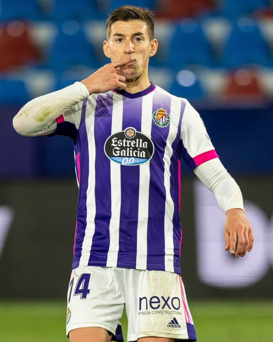 LFPさんのインスタグラム写真 - (LFPInstagram)「RUTHLESS! 💜🌟  ¡IMPLACABLE! 🌟💜   #Alcaraz #RealValladolid #LaLigaSantander #LaLiga #Football #YouHaveToLiveIt #HayQueVivirla」1月26日 13時00分 - laliga