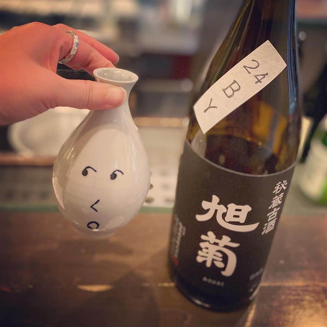 大手小町のインスタグラム：「居酒屋など飲食業界は大変苦しい状況です。大手小町で紹介したこちらのお店は、私も大好きです。コロナが終息したら、是非行ってみてください。スパイシーな新感覚肉じゃがに古酒の熱燗。ペアリングの妙を体験できますよ。 https://otekomachi.yomiuri.co.jp/comfort/20201210-OKT8T251606/  #otekomachi #大手小町  #otekomachi #大手小町 #gembymoto #日本酒女子 #発酵 #日本酒 #日本酒好き #日本酒好きな人と繋がりたい　#sake #japanesesake #sakekampai」