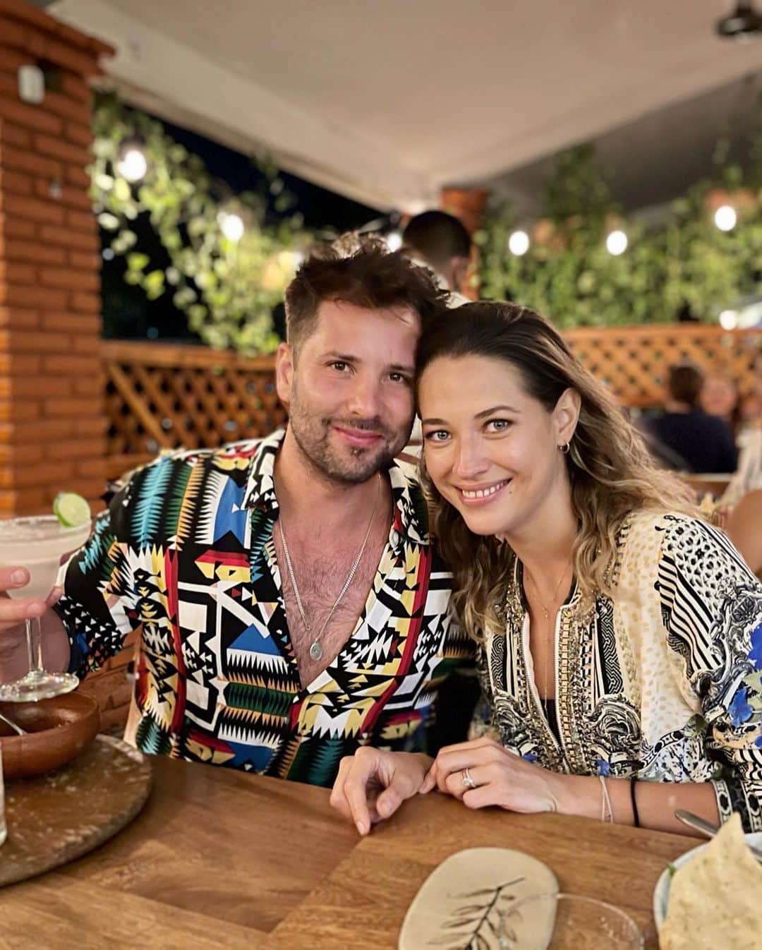 Samuel Lippkeさんのインスタグラム写真 - (Samuel LippkeInstagram)「Already missing this incredible little beach town and our fam. Still can’t believe we happened to be in town and eating at the same spots as one of my all time favorite musicians / DJ @poolside was playing and then a few nights later eating at. Small beautiful world. Photos @iralippke」1月26日 14時42分 - samuel.lippke