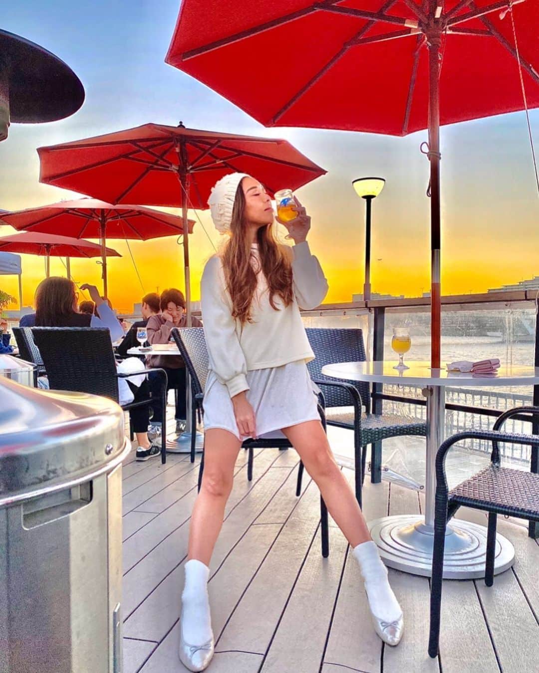 のインスタグラム：「コロナでめっちゃお世話になりました都会のオアシス🌈🌞 @citabria_baypark  開放的でコロナストレスからも安全に開放される👋 明るい時間から夜景まで豊洲canal viewが綺麗🥺✨ ワンもハッピー🐶だよ💕  #citabria #citabriabaypark #サイタブリアベイパーク #豊洲 #canalview」