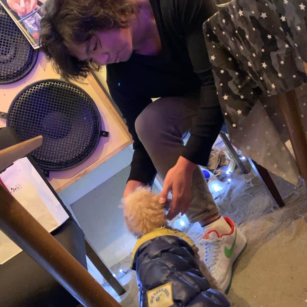 ジェイク・リーのインスタグラム：「🐶」
