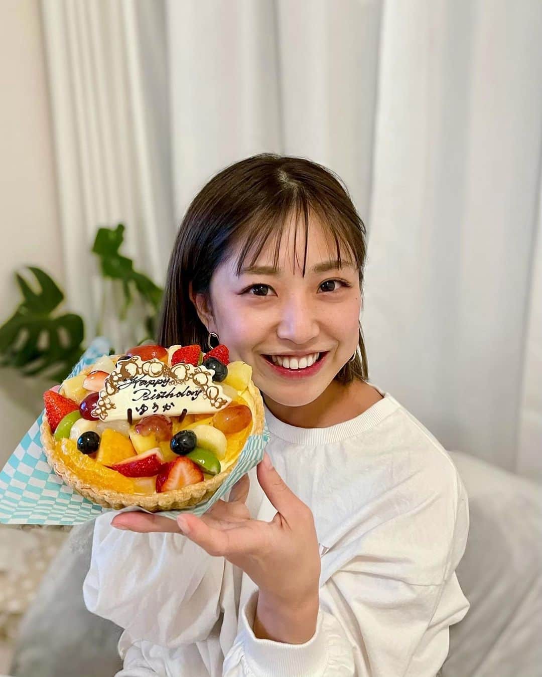 本橋優華のインスタグラム：「先日お誕生日を迎えました☻໊* 今年はお家メインで♪ けして自由にはならないけど、そんな中で今だからしか出来ないことや感じれる気持ちを大切に、沢山笑えて沢山挑戦できる年にしていきたいと思います。 今気づいたけど年女🐮笑  #mybirthday#0125#2021」