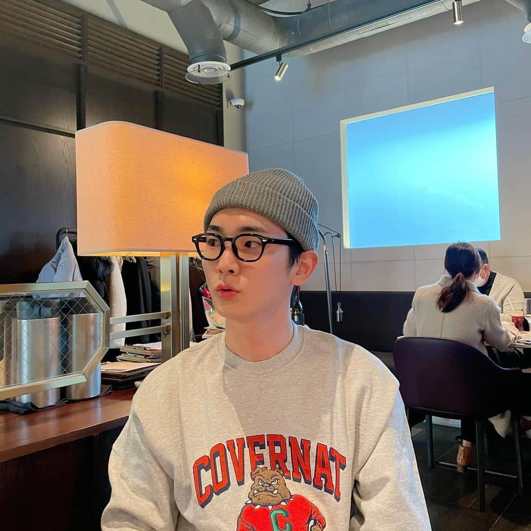 キー さんのインスタグラム写真 - (キー Instagram)「should i go back to short hair? 🤔」1月27日 0時41分 - bumkeyk