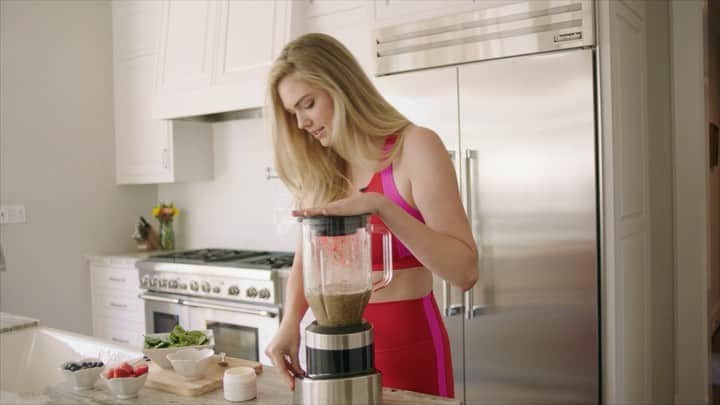 ケイト・アプトンのインスタグラム：「I am so excited to announce my new partnership and the launch of a new skincare and wellness line, @foundactive! They are clean, high quality products that focus on inside-out radiance and health…all at affordable prices. From supplements that support your energy levels or promote better rest and recovery, to skincare products that give you a radiance and glow – everything in this line is designed to work with you and your busy routine.  During a time when we are facing new obstacles and responsibilities constantly, nothing is more important than feeling confident and strong in yourself and your ability to conquer it all. I’ve loved incorporating these products into my every day routine, and I hope you enjoy them too! (Available now at FoundActive.com). #FoundActive」