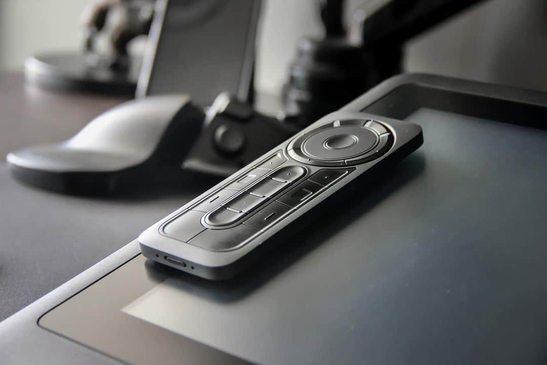 RB Silvaのインスタグラム：「So, that’s the best way I found to work with my EK Remote Wacom. It’s 100% recommended now. #CanonT3i #lens18_135mm #wacomexpresskeyremote #wacom」