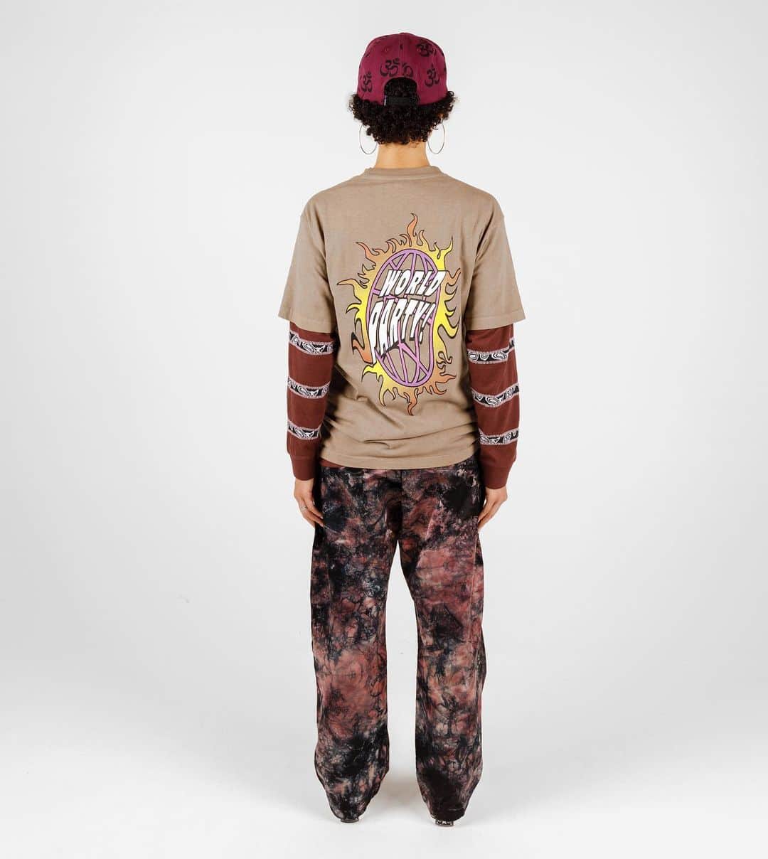 サキャスティックさんのインスタグラム写真 - (サキャスティックInstagram)「@insomniacltd WINTER   Sunburst S/S Pocket Tee Walnut 6.5 oz medium weight cotton garment dyed pocket T, pre-shrunk, silkscreen logo on back. Made in the USA.  Eye Stripe Long Sleeve Tee Eggplant Custom yarn dyed cotton jacquard knit long sleeve shirt. Made in USA.  Celestial Pant Black Tie dyed heavyweight cotton rayon pant, oversized fit, custom drawcords. Made in USA.  OHM Hat Berry Printed and overdyed 5 panel twill snapback, direct embroidery, plastic snap closure.  Made in the USA.」1月27日 1時31分 - paultbythesea