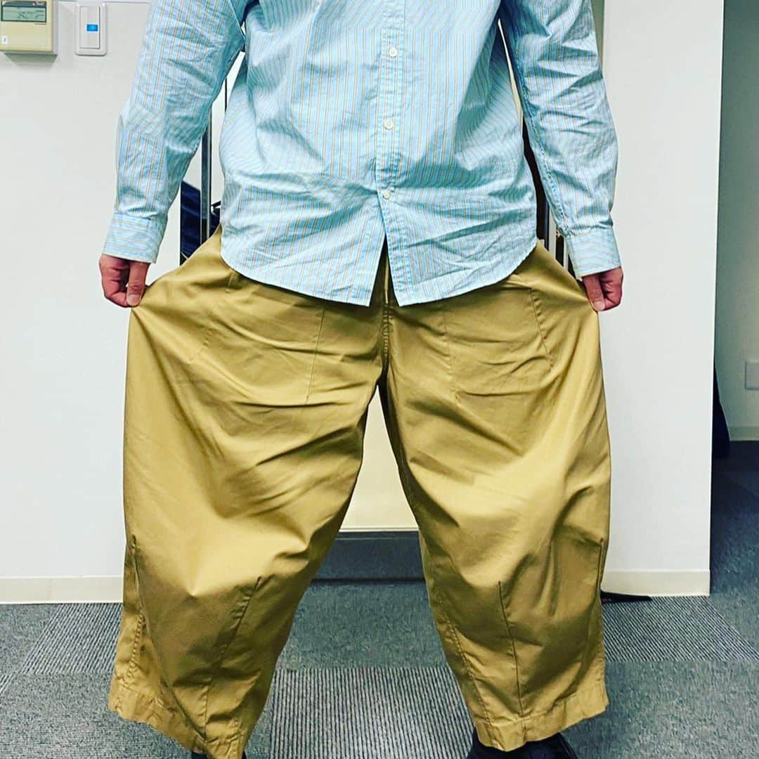 畠中悠さんのインスタグラム写真 - (畠中悠Instagram)「スタイリストさんにオシャレにしていただける仕事をしました！ 生地を贅沢に使ったズボンも穿かせていただいて！」1月26日 16時36分 - hatanakayuuuuu