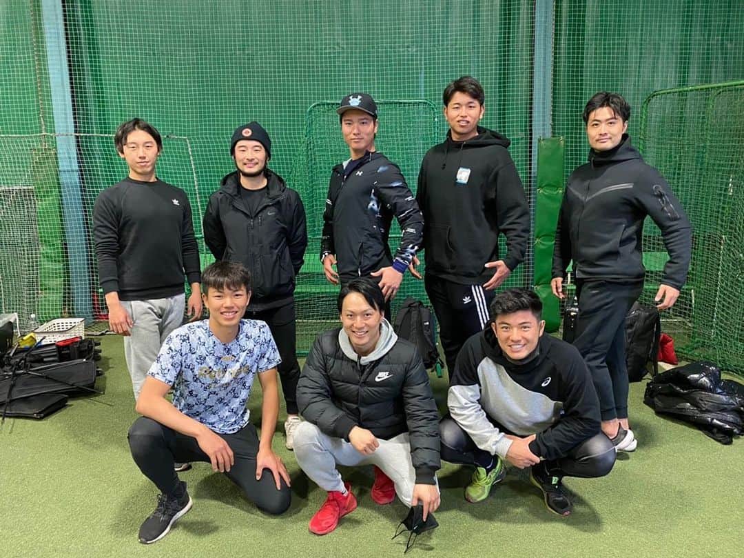 清水達也のインスタグラム：「自主トレお疲れ様でした👏 この自主トレに携わってくれた方々本当にありがとうございました。 キャンプ本番も頑張りましょう！🔥   #リベース  #rebase  #ポージング 上達したはず。ですよね #船木さん    #板東湧梧 さんめちゃめちゃ#イケメン でした。もちろん #津留崎さん も。あ、 #郡司さん も。」