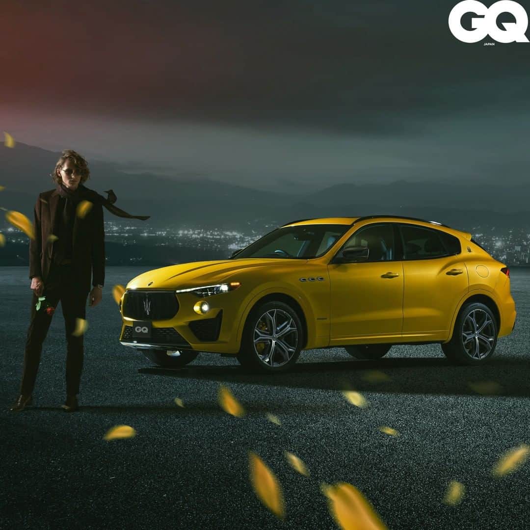 Maserati Japan | マセラティ ジャパンのインスタグラム：「マセラティは、“COLORS OF MASERATI”と題し、マセラティが誇るスペシャルカラーやクオリティ、幅広いバリエーションをご紹介しております。 ジャッロ・モデネーゼやロッソ・イタリアーノなど心を奪われるような多彩なボディカラーで、マセラティの高級感ある特別な塗装をご体感いただけるでしょう。  *Photo; Presented by GQ JAPAN  レヴァンテの詳細はこちら；https://www.maserati.com/jp/ja/models/levante #Maserati #マセラティ #MaseratiJapan #マセラティジャパン #Levante #レヴァンテ #ColorsOfMaserati」