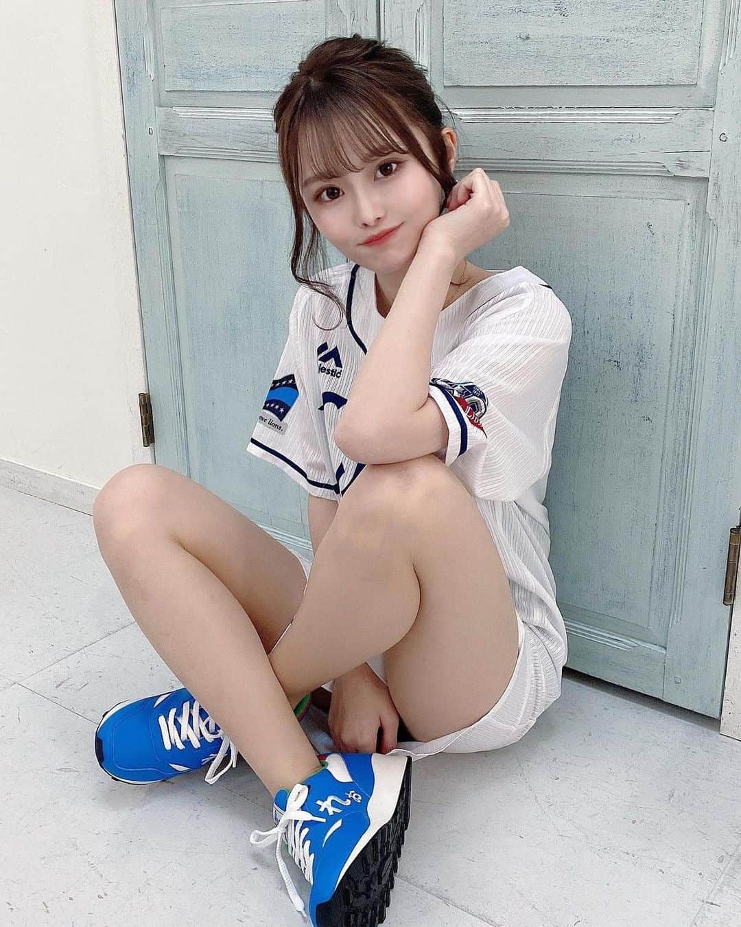 のインスタグラム：「《ライオンズ女子😻❤️》⁠⠀ *⁠⠀ リポストを使って、素敵な写真📷✨を投稿されてる方を紹介させて頂く⠀⠀⠀⁠⠀ 【💄美女美容事情💅】のコーナーです✨⁠⠀ *⠀⠀⠀⠀⠀⠀⁠⠀ いいねやコメント、😘して応援してね❤︎🥰🎶⁣⁠⠀ ⁠⠀ The corner to introduce a beautiful women.⁠⠀ Like👍and please give a lot of comments.⁠⠀ Is there a beautiful woman you like?⁠⠀ ⁠⠀ feel free to Follow me!⁠⠀ *⠀⠀⠀⠀⠀⠀⁠⠀ 今回ご紹介させて頂きますのは❤︎⁠⠀ よしめぐさん<@_yoshida_megumi>の素敵なお写真📸⁠⠀ *⁠⠀ ⁠ユニホーム着てる、めぐさんも最高です😍❤️⠀ スニーカーもライオンズ😻⠀ *⠀⁠⠀ よしめぐさんのアカウントには他にも素晴らしい投稿が沢山ありますので是非覗いてみてくださいね💁‍♀️💙⁠⠀ *⠀⁠⠀ よしめぐさん<@_yoshida_megumi>⁠⠀ ⁠⠀ 素敵な投稿ありがとうございました☺️📸✨⠀⠀⠀⠀⠀⠀⠀⁠⠀ △▼△▼△▼△▼△▼△▼△▼△▼△▼⠀⠀⠀⠀⠀⠀⠀⠀⠀⠀⠀⠀⠀⠀⠀⠀⠀⠀⠀⠀⠀⠀⠀⠀⠀⠀⠀⠀⠀⠀⁠⠀ ❤🧡💛「美女美容事情」💚💙💜⠀⠀⠀⠀⠀⠀⠀⠀⠀⠀⠀⠀⠀⠀⁠⠀ 👇掲載ご希望の方は👇⠀⠀⠀⠀⠀⠀⠀⠀⠀⠀⠀⠀⠀⠀⠀⁠⠀ @b_b_j.jタグ付けと🖤 # ビジョビ⠀🖤タグ付けお願いします✨⁠⠀ △▼△▼△▼△▼△▼△▼△▼△▼△▼⠀⁠⠀ ⠀ #美女#美容#野球美女#野球女子⠀ #ライオンズ女子#野球コーデ⠀ #西武ライオンズ#野球ライフ⠀ #インスタ美女#インスタグラビア⠀ #インスタ女子#インスタグラマー」
