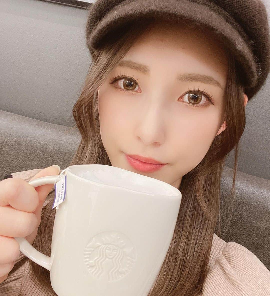 森沢かなさんのインスタグラム写真 - (森沢かなInstagram)「☕️ 最近お出かけするとスタバ休憩しないと落ち着かない笑  私の定番はイングリッシュブレックファースト ティーラテのオールミルク  ほんのり甘くて美味しいの♡」1月26日 17時17分 - morisawa_kana