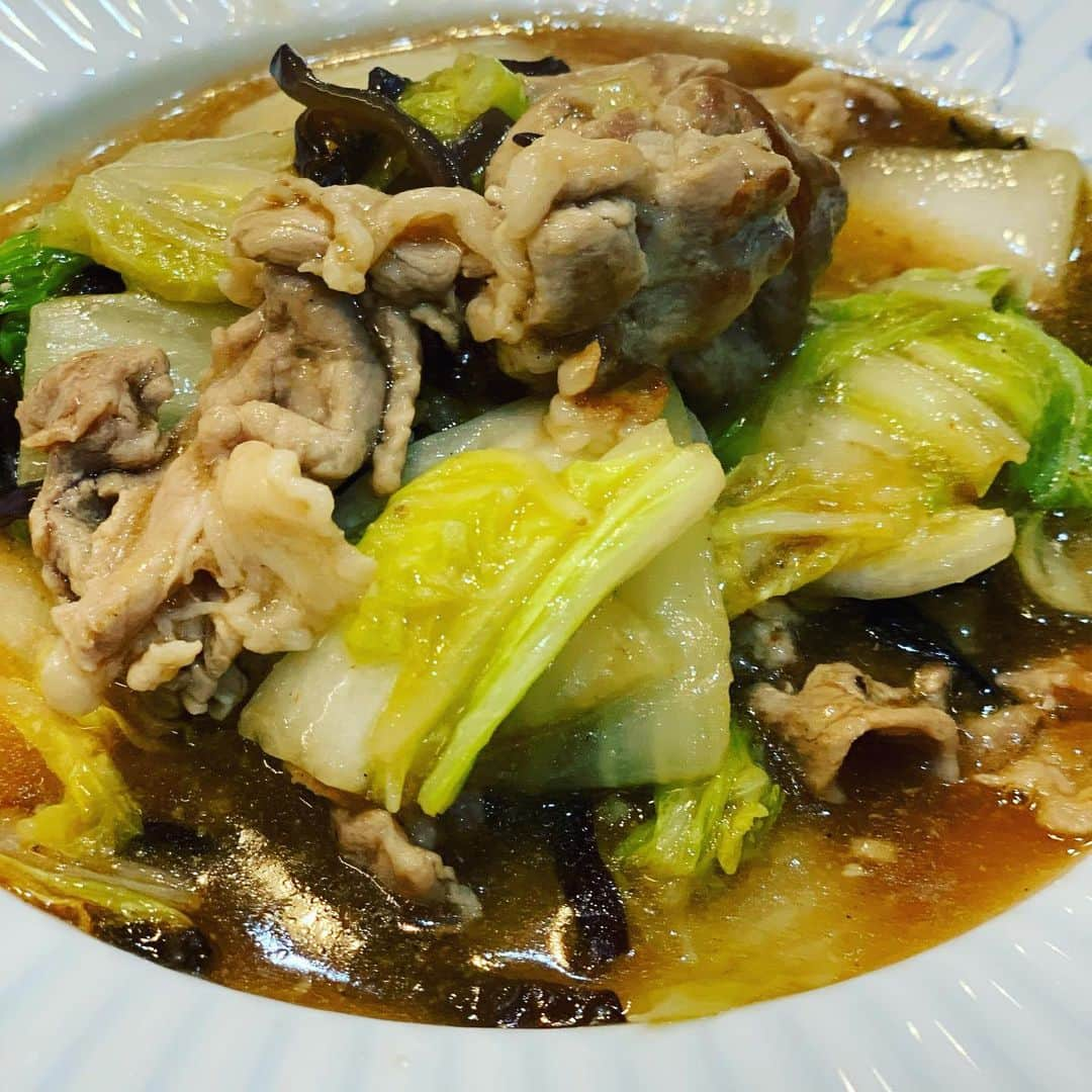 金村義明さんのインスタグラム写真 - (金村義明Instagram)「18時毎日放送ラジオ生放送前に晩飯！ 築地場外での買い出し物 ヅケ丼　韓国ブリ大根　白菜豚肉キクラゲの中華風炒め　車海老天ぷら！蛤のお吸い物 超超超超超超超超超超超超超超劇劇劇劇劇劇劇劇劇劇劇劇劇劇ウママママママママママママシ 生放送気合い入れてリモート！」1月26日 17時45分 - yoshiaki_kanemura