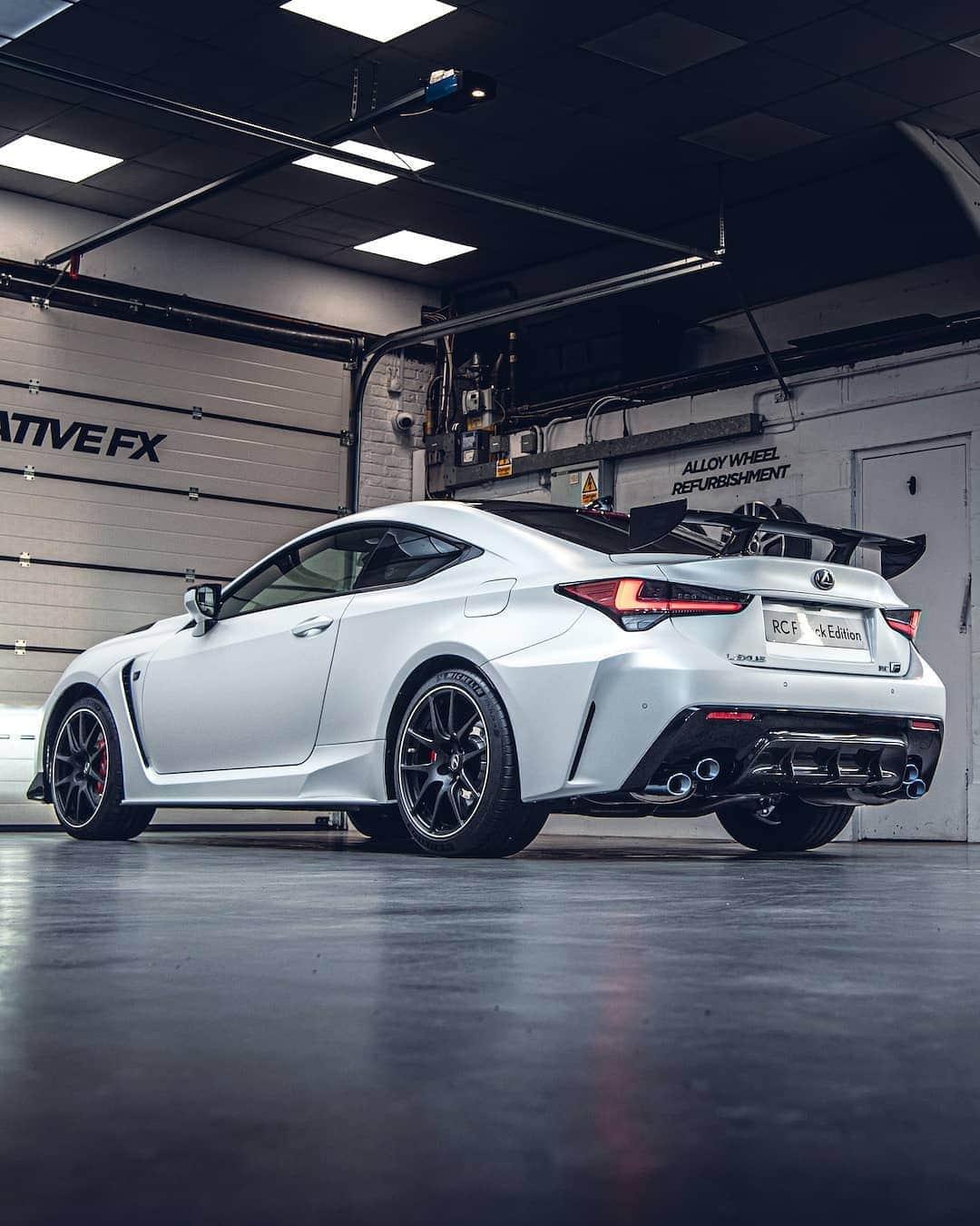 Lexus UKさんのインスタグラム写真 - (Lexus UKInstagram)「Featuring a distinctive satin paint finish inspired by fine Japanese porcelain, there's only one #LexusRCF Track Edition 'Hakuji' in the UK, and it's for sale. Tempted?  Click the link in our bio to learn more.  Photo credit: @Jayson.Fong  #Design #CarDesign #LexusPerformance #Automotive #Lexus #LexusF #CarsofInstagram #Performance」1月26日 18時02分 - lexusuk