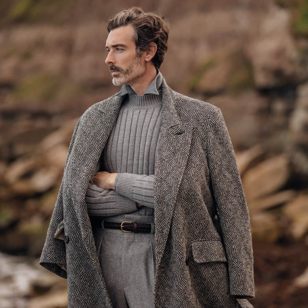 のインスタグラム：「Layering knits of the same shade but in different textures is a great way to add interest to classic ensembles. As seen here on Richard Biedul.  Shop the look at www.johnsmedley.com  #MadeinEngland #RichardBiedul」