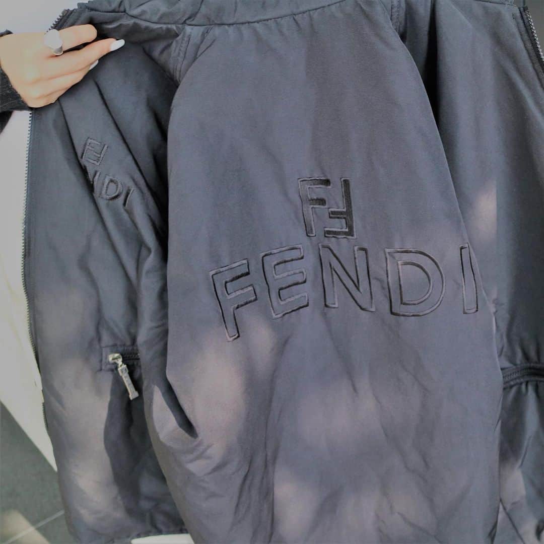 Vintage Brand Boutique AMOREさんのインスタグラム写真 - (Vintage Brand Boutique AMOREInstagram)「Fendi Reversible jacket.  DM us to Order🛒  ✈️Free Shipping Worldwide 📩DM for more info and pricing  ➡️info@amorevintagetokyo.com  #fendi #vintagefendi #fendibag」1月26日 18時01分 - amore_tokyo
