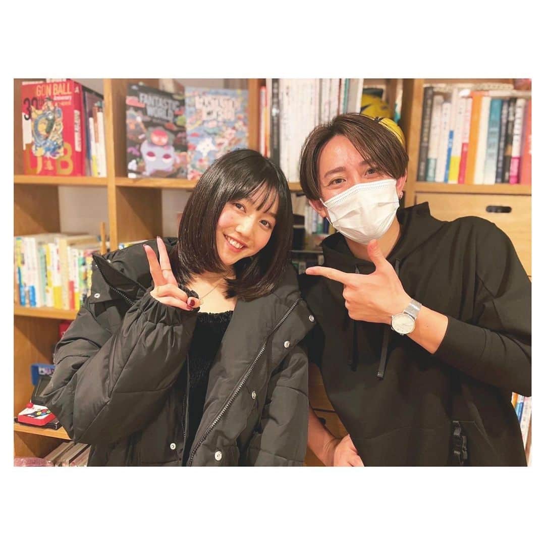 前原穂高のインスタグラム：「ちょっと前の写真だけど ななかちゃんとのツーショット✨ こうやって写真撮るのは久しぶりなんじゃないかな？ 毎月つやつやな暗髪カラーにしてるよー！ いつも来てくれてありがとー😍  @nanamero0129  @violet_hairsalon   #美容室Violet #表参道ヘアサロン #表参道美容室 #表参道美容院 #韓国パーマ #韓国ガール #ふんわりパーマ #韓国美人 #20代ヘアスタイル #韓国ヘアスタイル #韓国ヘアアレンジ #根元パーマ #韓国ヘアー #40代ヘアスタイル #30代ヘアスタイル #ヨシンモリ #韓国トレンド #韓国風 #韓国スタイル #韓国ヘア #韓国女子 #韓国メイク #韓国好き #韓国アイドル #オルチャンヘア」
