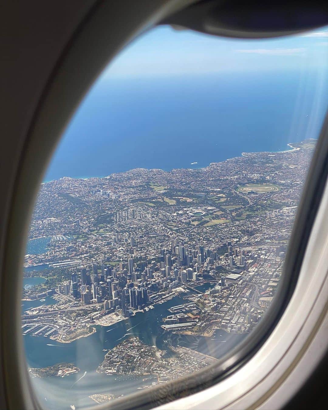 リリーマイマックのインスタグラム：「I love my country. Change the date 🇦🇺 (I celebrate today because it’s the day my family became citizens 21 years ago)」
