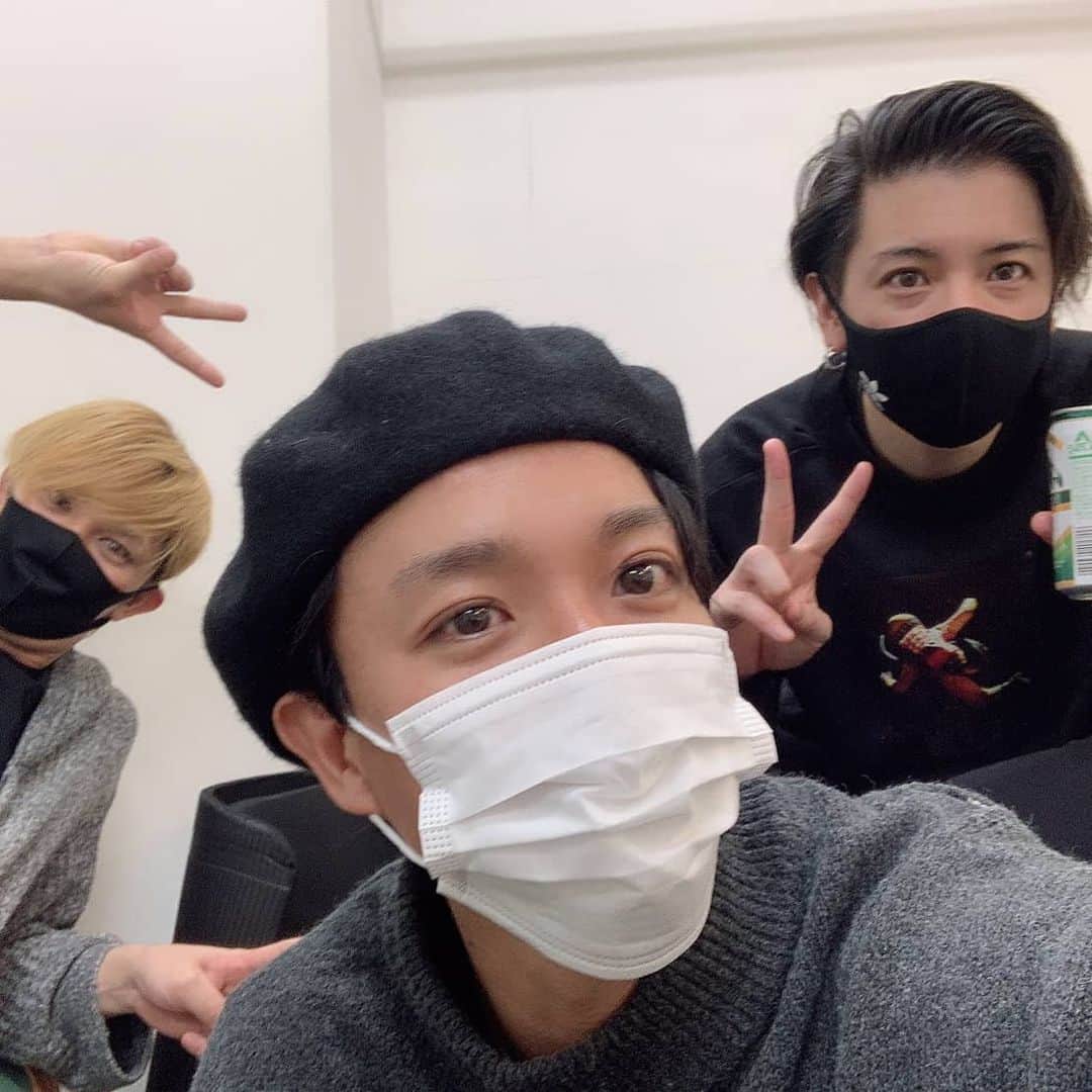 小谷嘉一のインスタグラム：「17LIVEで私の生配信を見よう！ 配信スタート！！ https://t.co/kR9fmyKThw」
