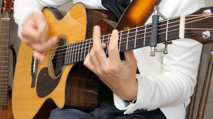 松井祐貴のインスタグラム：「Fresh Morning -Original song-﻿ From 3rd Album『Passage of Time』﻿ TAB→https://www.mymusicsheet.com/YMusicOffice﻿ YouTube→https://www.youtube.com/c/YukiMatsuiOfficial﻿ ﻿ ♪﻿ ♪﻿ ♪﻿ ﻿ #yukimatsui #松井祐貴 #fingerstyle #fingerstyleguitar #fingerpicking #acoustic #acousticguitar #pickariff @pickariff #guitarsdaily @guitarsdaily #guitarstagram @guitarstagram #solosection #guitarsarebetter @guitarsarebetter #talentedmusicians #lickwars @lickwars #riffwars  @riffwars #riffwarsacoustic #pickupmusic #acousticartists #musicians #guitarplayer #instaguitar #Daddario #DaddarioStrings #switch #switchguitar」