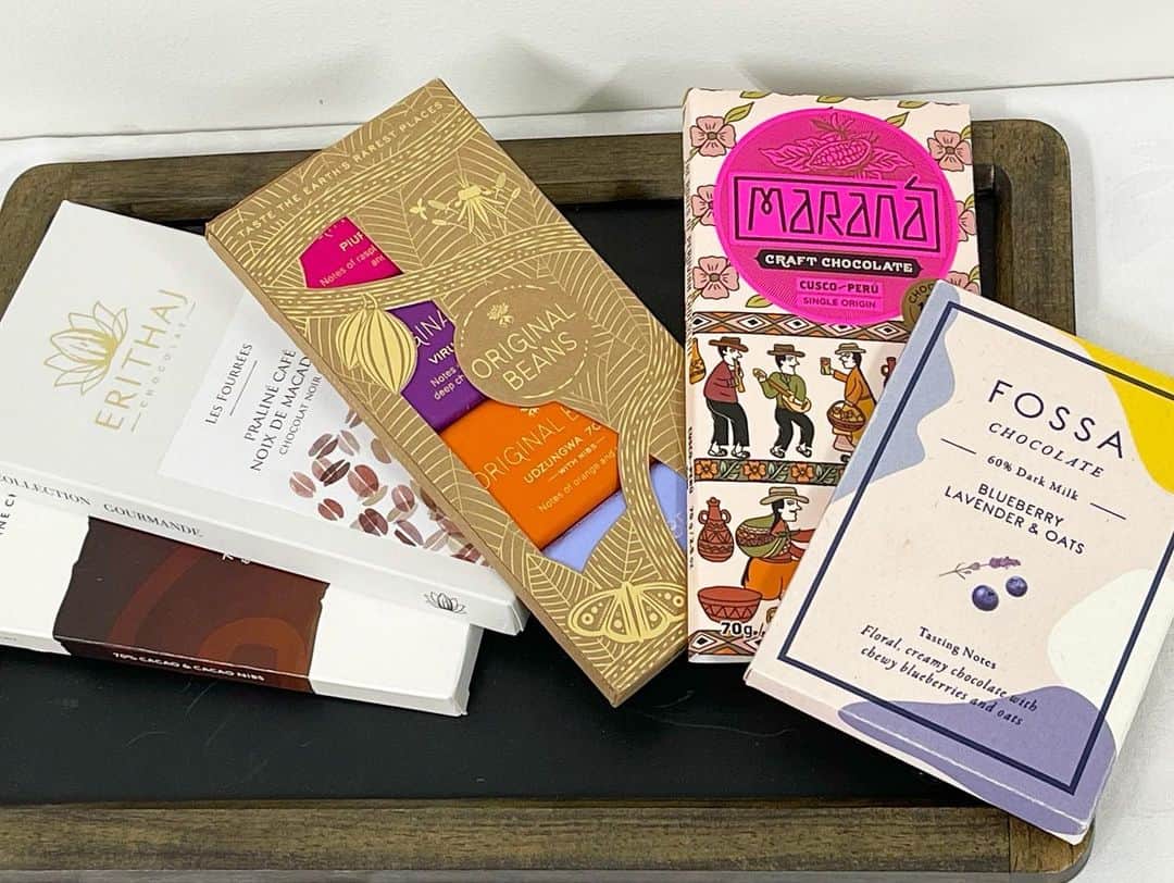 poroco（ポロコ）さんのインスタグラム写真 - (poroco（ポロコ）Instagram)「1/27よりサロン・デュ・ショコラ2021スタート✨✨  パリ発のチョコレートの祭典が、今年も札幌で開催されます😍  今回のテーマは、 つながり。  世界のトップショコラティエの心華やぐクリエイション カカオから作り出す、作り手の情熱に満ちた逸品 目の前でできたてを仕立てるスペシャリテ  こんなときだからこそ、"ショコラを楽しむ幸せ"を、大切な人と共有したいですね。  丸井今井札幌本店のホームページに、販売商品が掲載されているので、事前にお目当てを見つけておくのもオススメです♪ また、今回は来日を控えた世界のトップショコラティエたちのメッセージをYoutubeで見られるので、そちらもぜひチェックしてみてください✨  今年は、通路の幅を広くする、状況により入場制限をする、イートインスペースにパーテーションを設けるなど、感染症対策も。  個人的には、女子の憧れ「ラデュレ」のショコラがやってくるのがうれしいです😍パトリック・ロジェと、kazunoriikeda individuel×高砂酒造も狙っています😎  ******* 1/27(水)〜2/14(日)10:30〜20:00(本会場・本会期のみ20:00まで) 丸井今井札幌本店 大通館9F催事場 @maruiimai_sapporo   #サロンデュショコラ2021 #丸井今井札幌本店 #まるいサロショ2021 #salonduchocolat #chocolate #sweets #ショコラ好き #大切な人への贈り物 #ギフト #ときめく #女子の憧れ #パッケージ萌え #ショコラティエ #札幌バレンタイン #札幌スイーツ #札幌グルメ #poroco #ポロコ #sapporo #hokkaido」1月26日 18時13分 - poroco_magazine