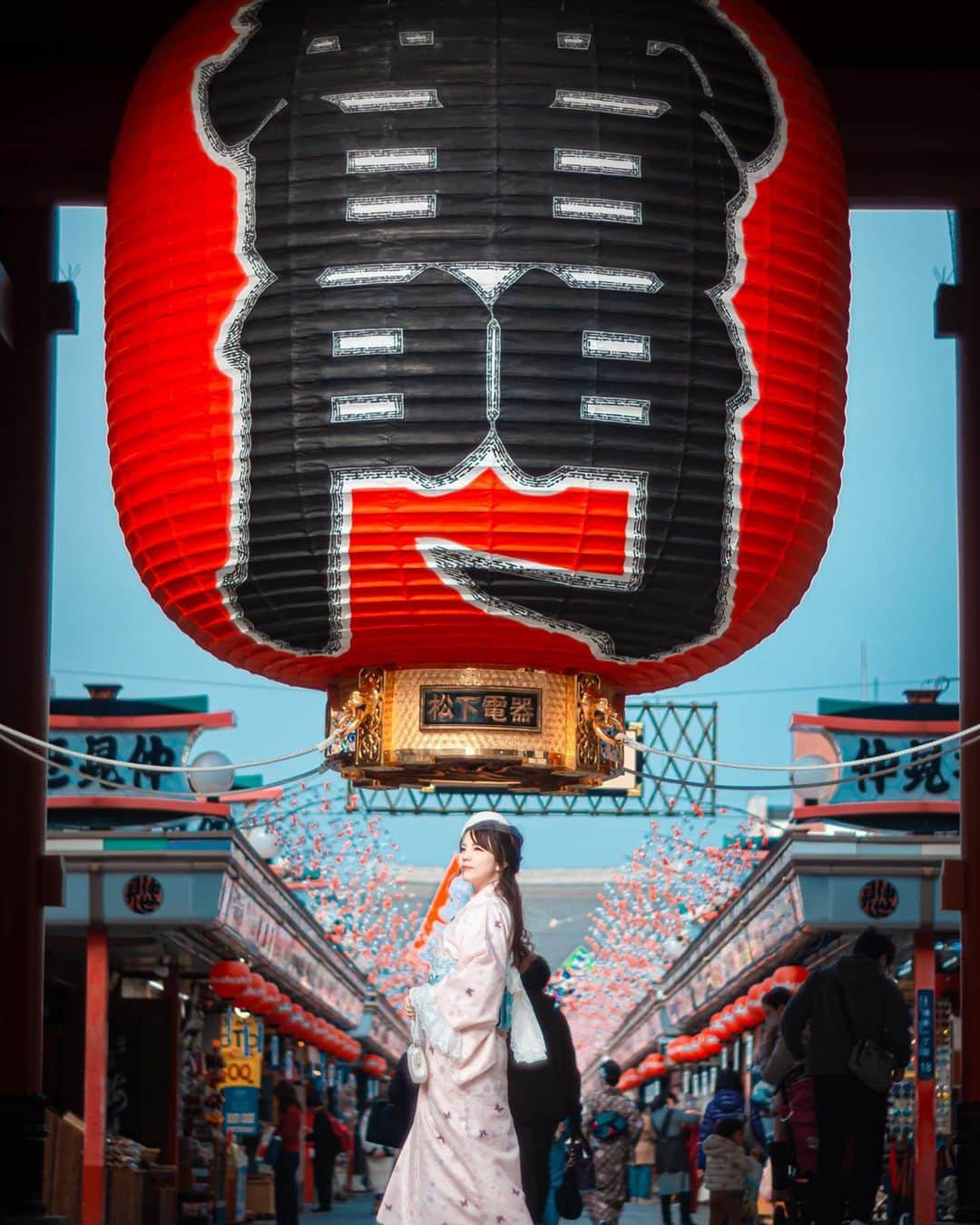 のインスタグラム：「初詣⛩まだまだ行けそうにない😭  ・ ・ ・ photo by @k0h_shi 📸 model @mikarin_portrait  ・ ・ ・ #美花展 ありがとうございました💐 ・ ・ follow me💋  #被写体モデル #カメラ女子 #浅草着物レンタル #レトロモダン着物  #初詣デート  #ポートレートセレクション #ポートレート撮影 #被写体依頼受付中 #着物女子  #カメラマンさんと繋がりたい #被写体なります #ポートレートしま専科 #写真を止めるな #asakusakimono  #portrait #japanesegirl #asiangirl #love_camera_club #asianbeauty #portraits_dream #good_portraits_world #super_portrait_channel #pocket_people #lovers_nippon_portrait #excellent_portraits #top_portrait_photo #pasha_magazine #splus_cameraclub #tokyocameraclub」