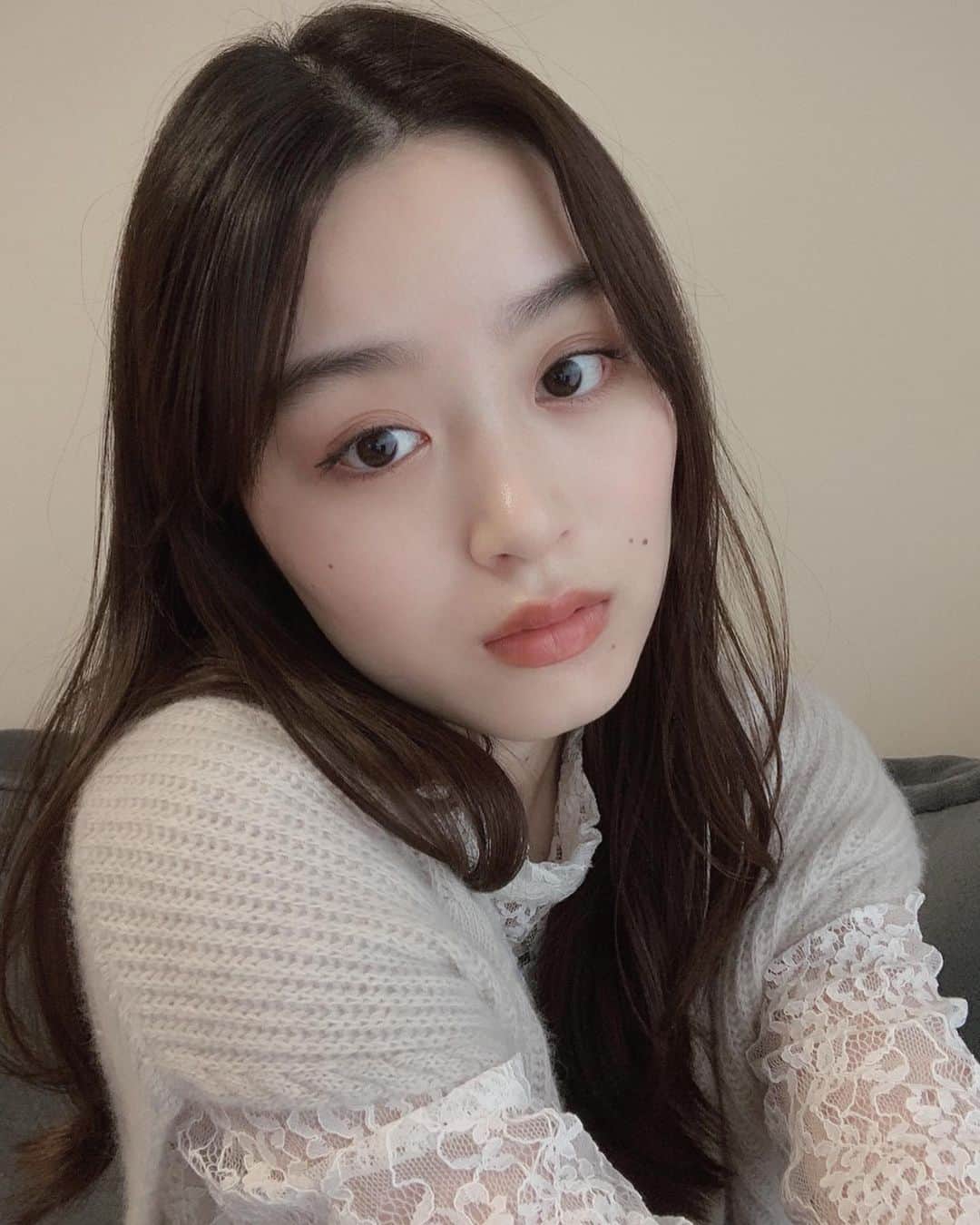 小山内花凜さんのインスタグラム写真 小山内花凜instagram N Official のトップス 2wayのデザインで 今回はボタンが付いてる方を 後ろにして着ました 袖もふわっとしてて可愛いアイテムです 1月19日 18時27分 Karin Osanai