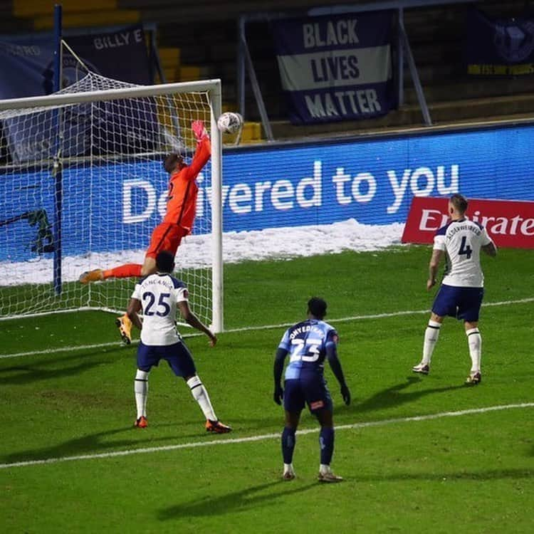 ジョー・ハートさんのインスタグラム写真 - (ジョー・ハートInstagram)「Always a joy to be out there 😁 job done ✅ congrats to @wwfcofficial you made it a really tough @emiratesfacup tie 💪COYS 🤍」1月26日 18時24分 - joehartofficial