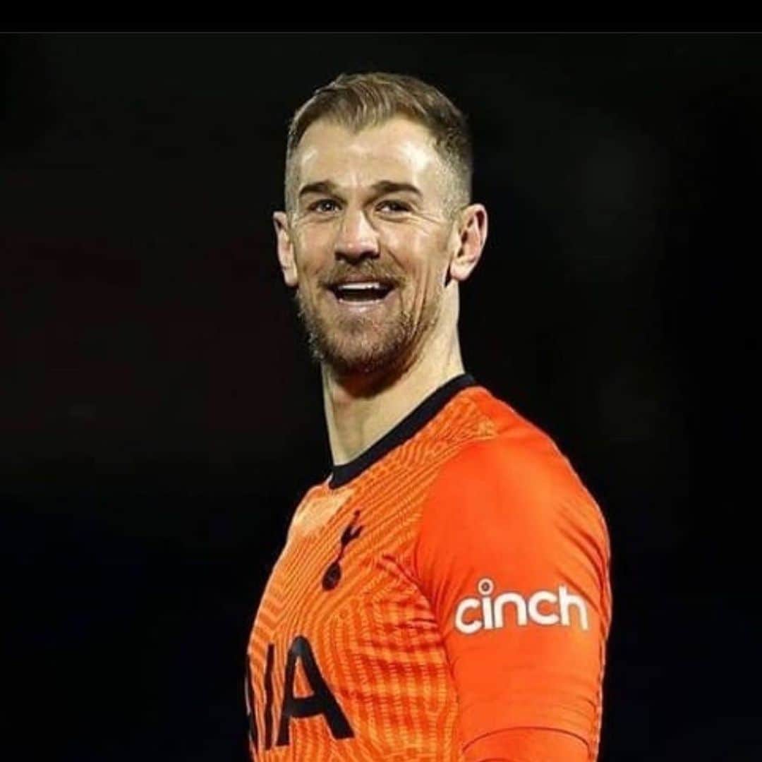 ジョー・ハートのインスタグラム：「Always a joy to be out there 😁 job done ✅ congrats to @wwfcofficial you made it a really tough @emiratesfacup tie 💪COYS 🤍」