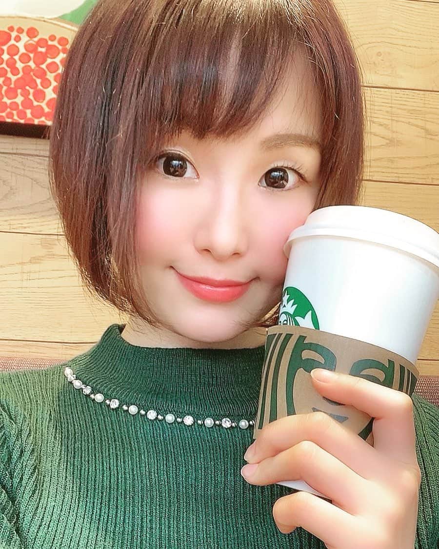 森碕ひろかのインスタグラム：「お誕生日ギフト🎁でもらったチケットで癒されてきた☺️💕  ありがとう💋💋💋💋  #スタバ #STARBUCKS #大好き」