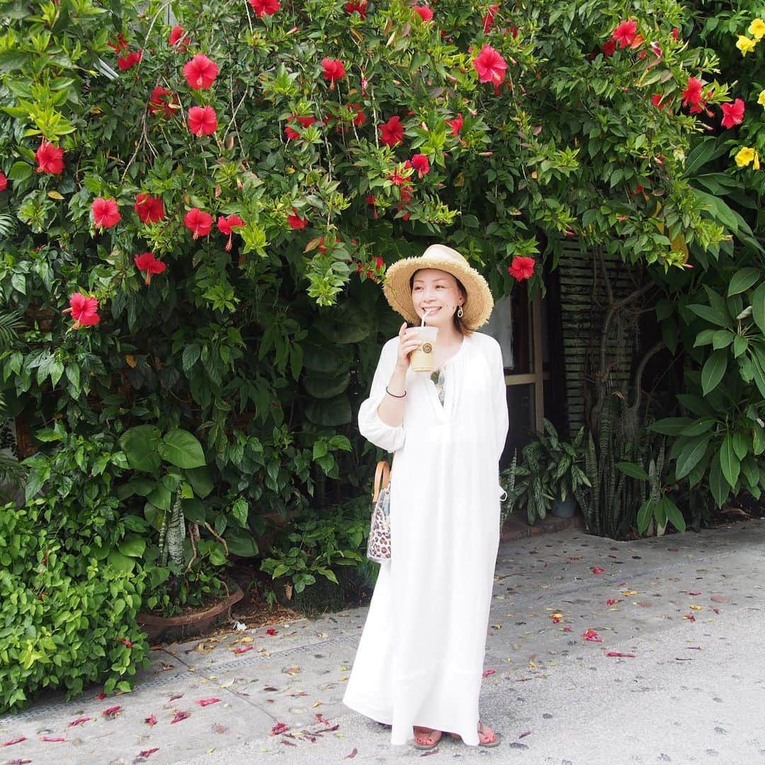 のインスタグラム：「またのんびりしに行きたいなぁ🌺 毎年恒例旅行、私たちの大好きな沖縄。  過去の写真振り返りながら、 これからの楽しみを想像しながら📸♡ stayhomeの日々でリアルな写真がないので😂😂  沖縄のおすすめupします♡♡」