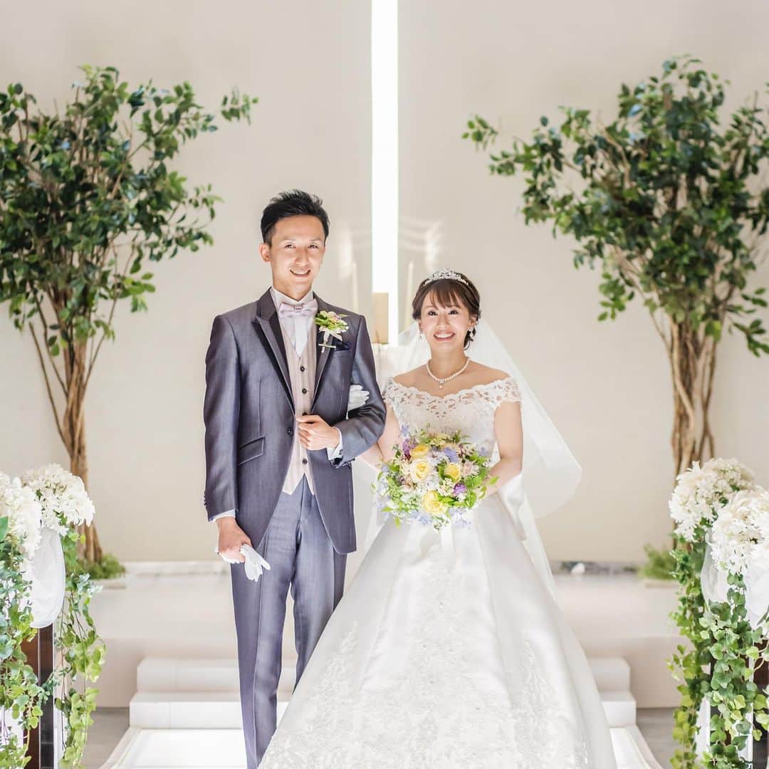 ドレスショップ ラヴォーガさんのインスタグラム写真 - (ドレスショップ ラヴォーガInstagram)「素敵な雰囲気の おふたりの幸せな瞬間を…  * * * 🍀ドレスショップ　ラヴォーガ🍀 @wedding_la_voga * * * あなたのお気に入りの１着を 一緒に見つけませんか？ * ご自分だけの特別なオーダードレス・・・ ファーストドレスで 大切な１日をさらに特別な、嬉しい１日に♡ * 👗ファーストドレスってなに？ 📷フォトウェディングについて知りたい✨ ┈┈┈┈┈┈┈┈┈┈┈┈┈┈┈┈┈┈┈ ☆+:;;;;;;:+☆+:;;;;;;:+☆+:;;;;;;:+☆+:;;;;;;:+☆ あなたのお気に入りの1着が見つかる♪ LA VOGAのショップサイトへは プロフィールから♡→ @wedding_la_voga ☆+:;;;;;;:+☆+:;;;;;;:+☆+:;;;;;;:+☆+:;;;;;;:+☆ ┈┈┈┈┈┈┈┈┈┈┈┈┈┈┈┈┈┈┈ ⭐️@wedding_la_voga ドレス選びでお困りの際にはご相談ください❤️ * ＊あなたのご希望にぴったりのウェディングドレス👰 ＊テーマに合わせたカラードレス👗 ＊彼もおしゃれにタキシード✨ ＊特別感いっぱいの和装👘 ＊ブーケや髪型などコーディネートのご相談も💐 * ＊数多くのドレスの中から 　納得できるドレス選びができる・・・ 　チャペルで撮影できるフォトウェディングもご提案！ * ＊お得な特典やキャンペーンもございます🎁 ┈┈┈┈┈┈┈┈┈┈┈┈┈┈┈┈┈┈┈ 『こんなドレスが着たい！』 『なかなかぴったりのドレスが見つからない😢』 『自分にどんなドレスが似合うのかわからない😣』 .etc….  * ぜひお悩みをお聞かせください！ 熱い想いを持ったコーディネーターが ご希望にお応えします❗️ * 皆さまの結婚式が 大切な、特別な1日になりますように お手伝いさせていただきます✨ * ドレスショップ ラヴォーガ * ┈┈┈┈┈┈┈┈┈┈┈┈┈┈┈┈┈┈┈ #花嫁 #プレ花嫁  #東海花嫁  #名古屋花嫁 #名古屋プレ花嫁 #結婚式 #結婚式準備  #結婚式コーデ  #全国のプレ花嫁と繋がりたい  #日本中のプレ花嫁さんと繋がりたい  #プラコレ #ウェディングドレス #オーダードレス #ロケーションフォト #海外挙式 #ドレス選び #フォトウェディング #ウェディングフォト #前撮り #2021春婚#2021夏婚 #2021秋婚#2021冬婚 #ナイトウェディング #イエローカラードレス  #カラードレス  #クラシカルドレス #カットワークレース #クラシカルウェディング」1月26日 18時44分 - wedding_la_voga