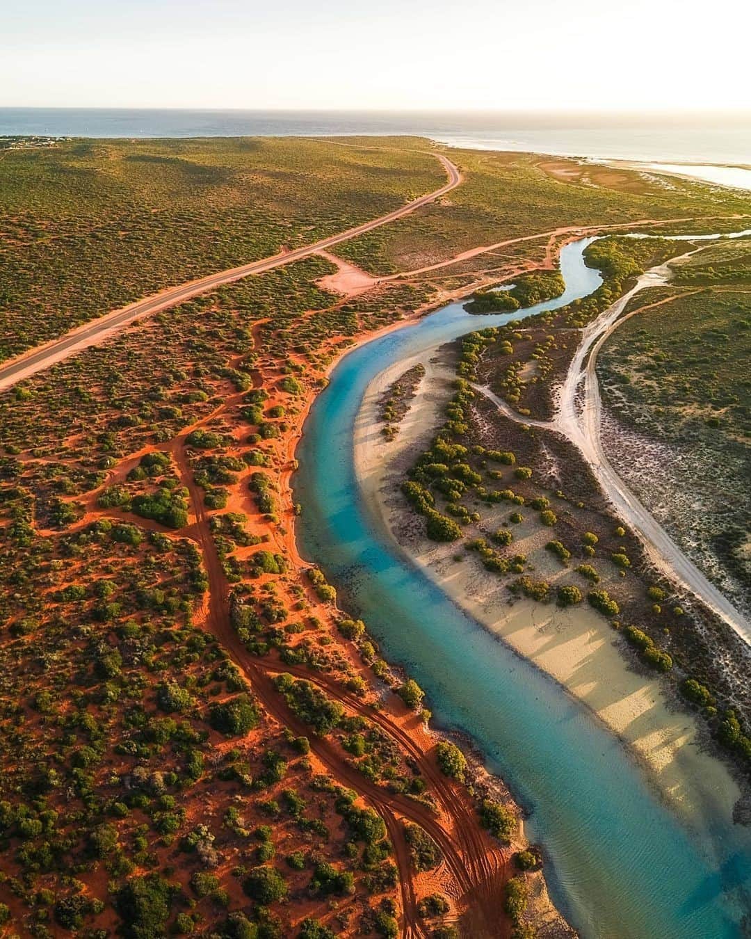 Australiaさんのインスタグラム写真 - (AustraliaInstagram)「There's nothing quite like the picture-perfect colours of @australiascoralcoast 👌 @naturebynathan captured the beauty of #SharkBay pretty well, don’t you think? Fun fact, the Shark Bay World Heritage Area was the first location in @westernaustralia to receive UNESCO status in 1991. Not only is it beautiful, but you can also meet the famous #MonkeyMia dolphins and the world's largest population of dugongs. The area also has a rich and diverse Indigenous culture and history that can be experienced on an eco tour with @wula_gura. #seeaustralia #thisisWA #wanderoutyonder #australiascoralcoast #holidayherethisyear」1月26日 19時00分 - australia