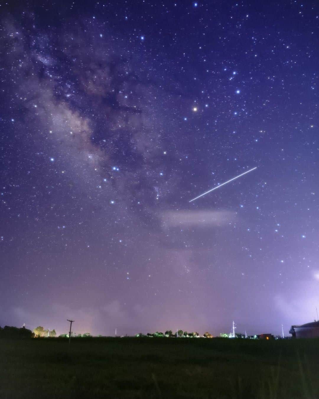 Be.okinawaのインスタグラム：「If you go out just a little from the city center on Ishigaki Island, you can view a beautiful starry sky. Especially on the northern part of the island where there are no city lights, you may feel the celestial heavens are closer!  The one that looks like a shooting star with a tail is the International Space Station. 😉  📷: @y.paris1966 Thank you very much for your wonderful photos! 📍: Ishigaki Island  Tag your own photos from your past memories in Okinawa with #visitokinawa / #beokinawa to give us permission to repost!  #ishigakiisland #yaeyamaislands #石垣島 #八重山諸島 #八重山群島 #이시가키섬 #야에야마제도 #starrysky #milkyway #internationalspacestation #japan #travelgram #instatravel #okinawa #doyoutravel #japan_of_insta #passportready #japantrip #traveldestination #okinawajapan #okinawatrip #沖縄 #沖繩 #오키나와 #旅行 #여행 #打卡 #여행스타그램」