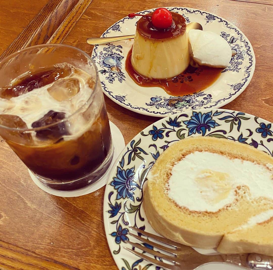 なごむさんのインスタグラム写真 - (なごむInstagram)「※ いつかの。  プリンもロールケーキも ばり美味。  #食いしん坊万歳」1月26日 19時09分 - matsumotoooooo