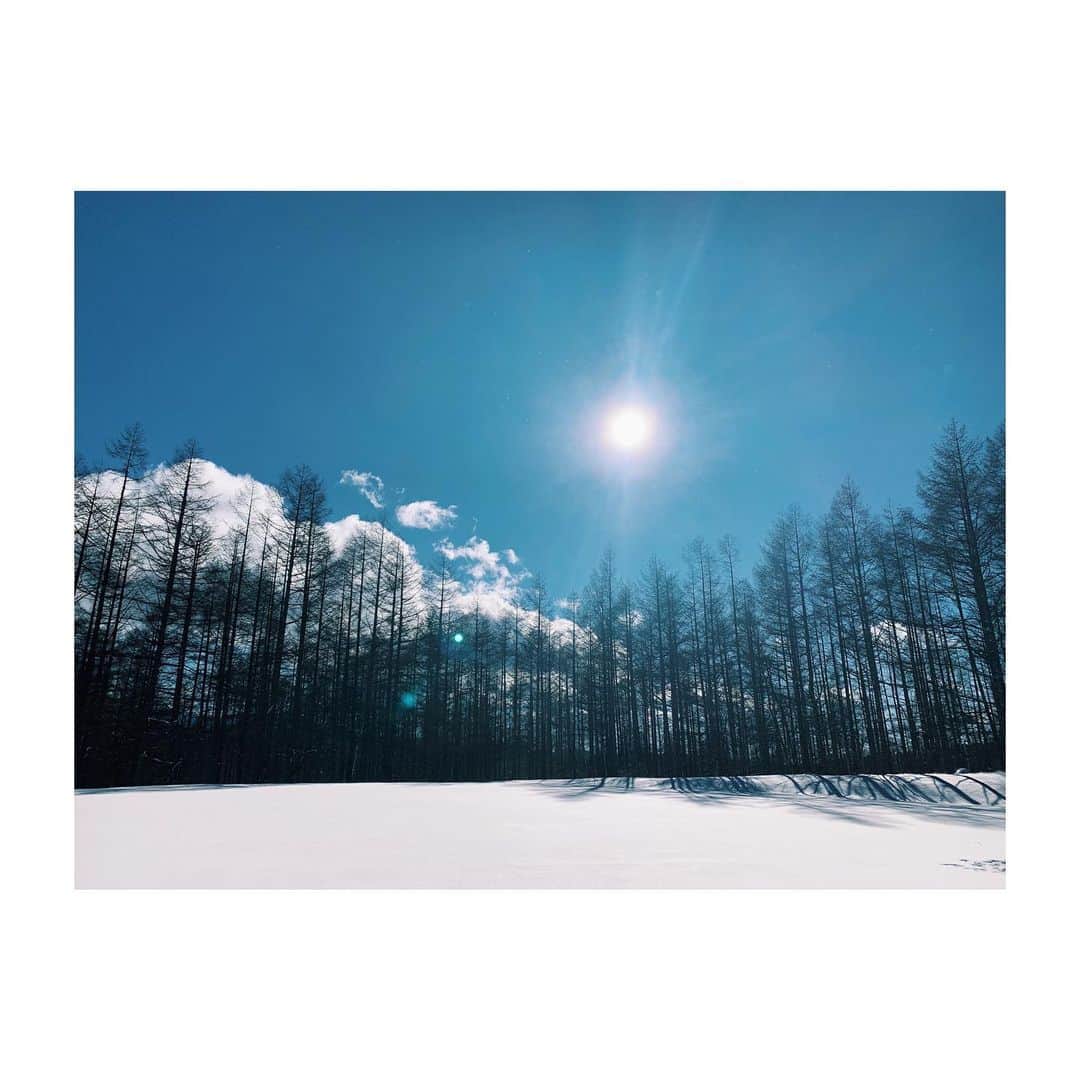 中井ノエミのインスタグラム：「❄️👽🍙 . . . #lensbible #roamtheplanet #stayandwander #voyaged #landscape #wanderlust #hellofrom #artofvisuals #japan #asia #wanderlust #instagramjapan #team_jp_ #nomad #japan #folksouls #nippon #artofvisuals #folkscenery #autumn #mountains #snow #winter #naturelovers」