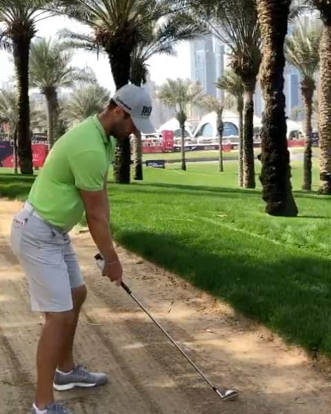 マルティン・カイマーのインスタグラム：「When your caddie doubts you can get home in 2 on 18 at @emiratesgc .... Episode 2 🤣 #EuropeanTour」