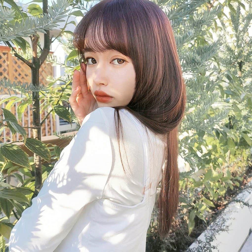 のインスタグラム：「・ ・ white VS pink プロフィール変えました𓂃𓈒𓏸 ・ #ナタリア聖奈 #ljk #ピンクヘアー #韓国ヘア #ホワイトコーデ」