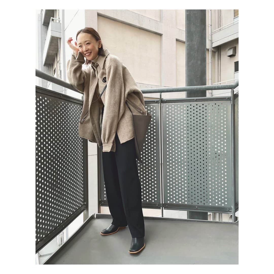 野尻美穂のインスタグラム：「今日も良い日でした☺️ 思っていた物が理想通りに出来上がる嬉しさは早く色んな人に伝えたくなる〜 あぁ頑張ろう🥺  #何事も尊敬と尊重の気持ちを忘れずに #冬服飽きたので春ブーツを #untishold」