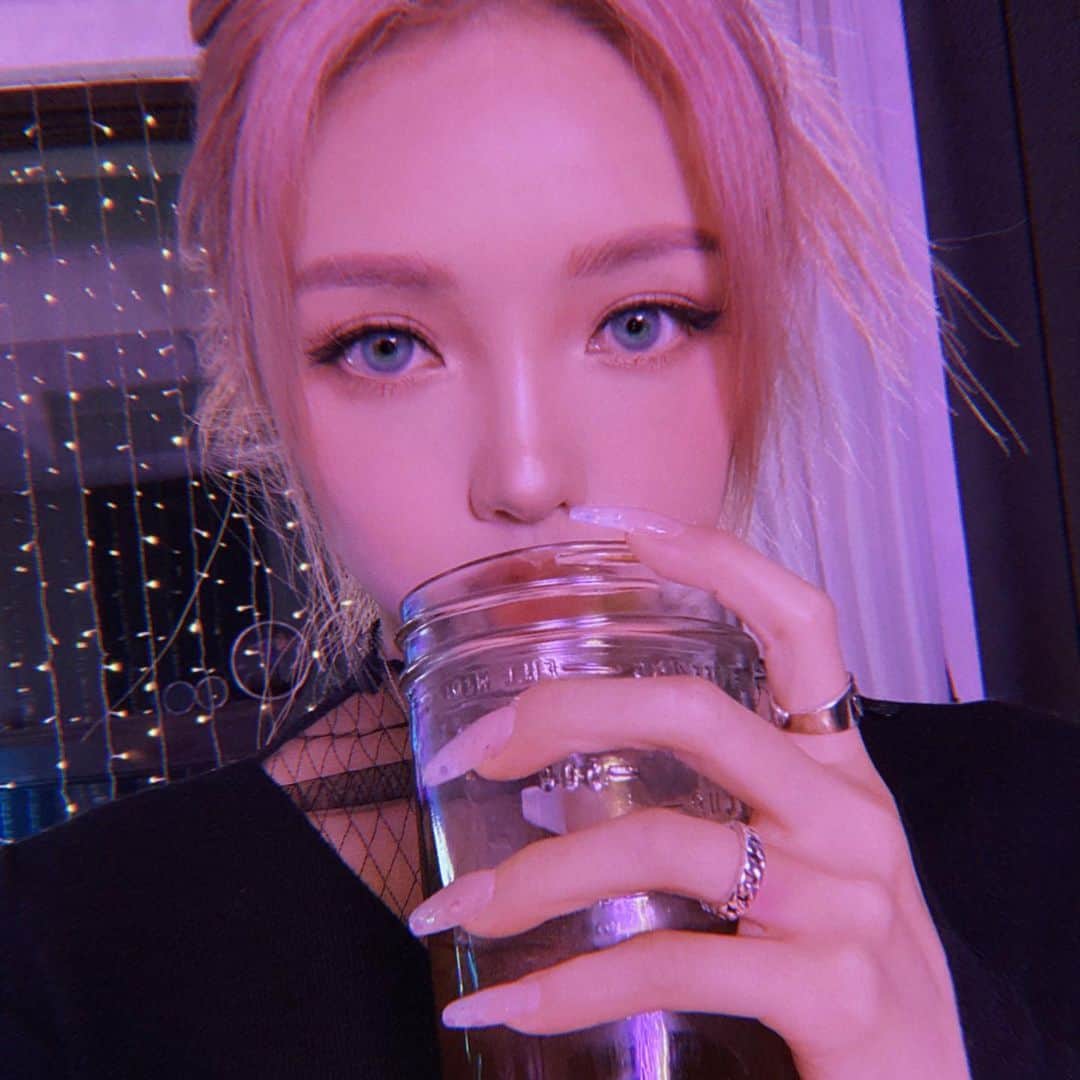 ポニーのインスタグラム：「💔🔫」