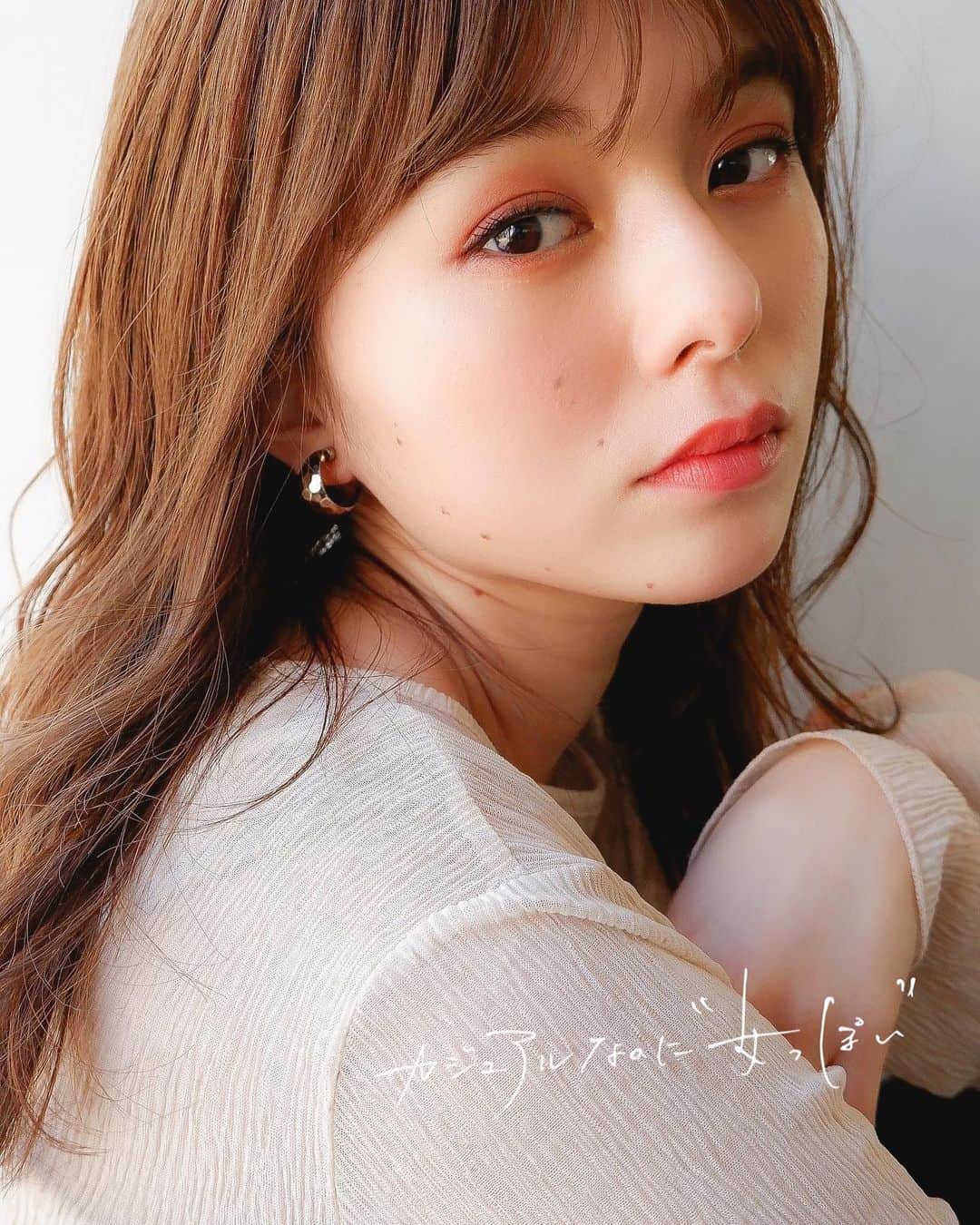 大木光さんのインスタグラム写真 - (大木光Instagram)「＊音源有り🎵 透明度高める　洒落感　菫色メイク swipe→詳細載せていますのでチェックしてみて下さい♪ #菫色 #ADDICTION#アディクション #suqqu #rmk#眉毛#パーソナルカラー#イエローベース#ブルーベース#メイク #アイメイク#アイシャドウ #アイシャドウパレット#コスメ #アイライン#ミディアムヘア #レイヤーカット #レイヤースタイル」1月26日 19時52分 - hikaru027