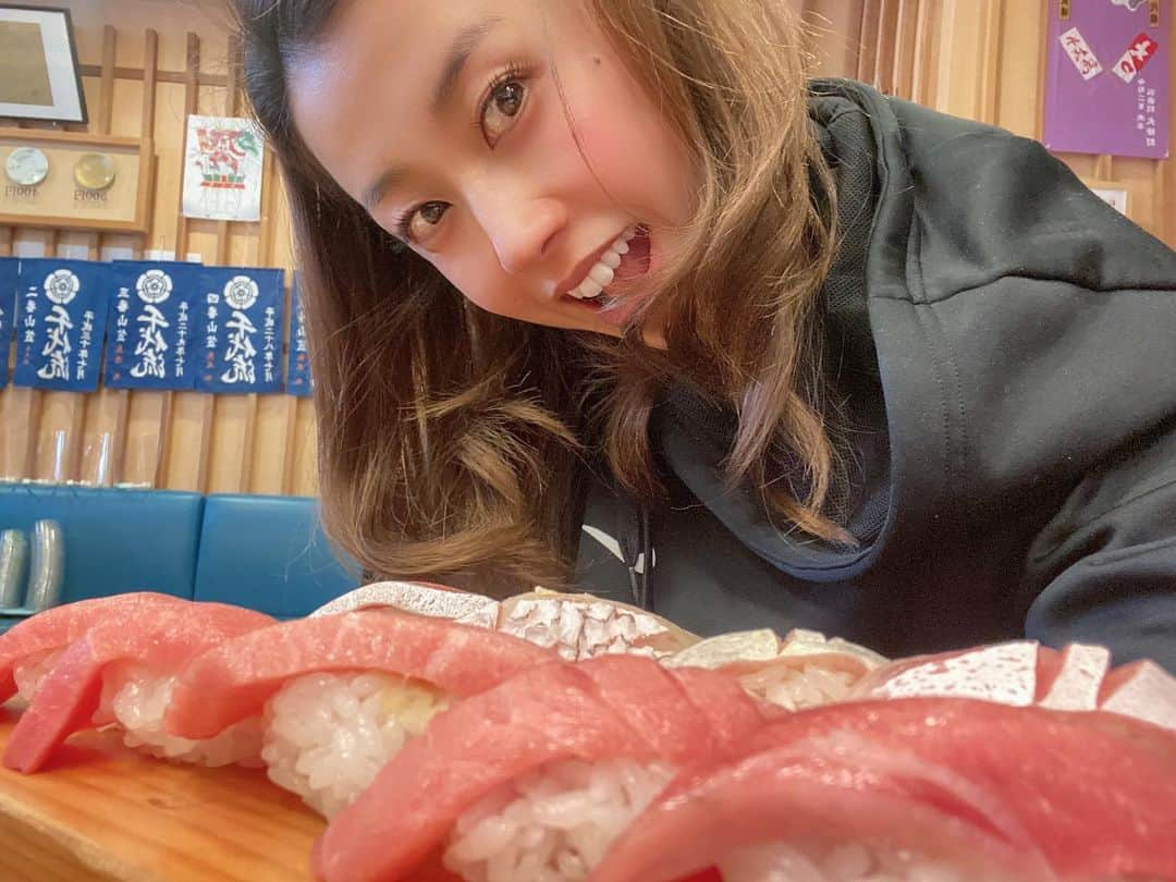 加賀其真美さんのインスタグラム写真 - (加賀其真美Instagram)「🍣🍣🍣 福岡は美味しいもんいっぱい🥰🥰🥰 ． ． ． #福岡#すし#寿司#寿司ランチ」1月26日 20時03分 - mami_kagasono