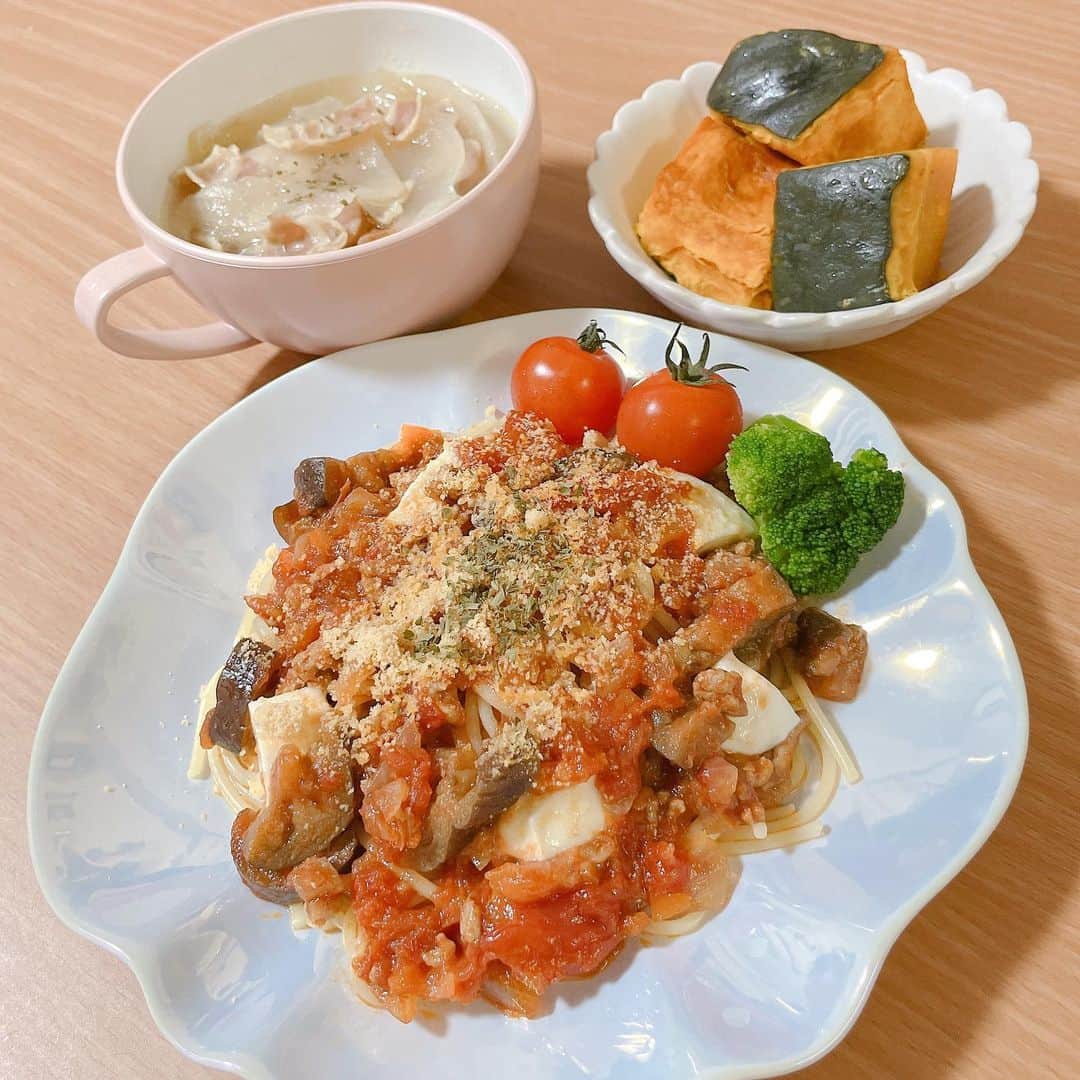 太田理恵のインスタグラム：「パスタ💓 ボロネーゼソースいっぱい作ったから明日も食べられる(＊>ω<＊)」