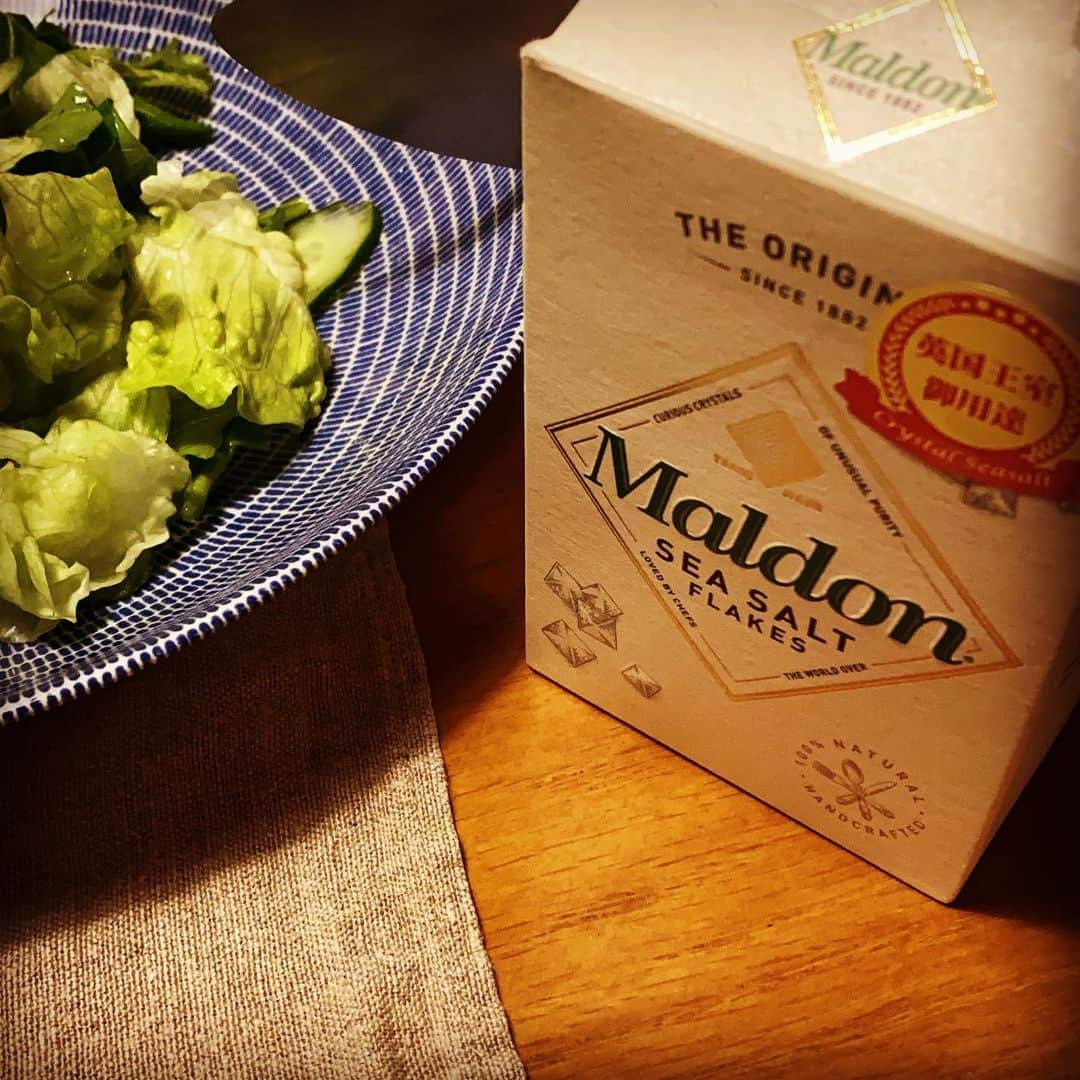 浅田信一のインスタグラム：「マルドンのシーソルト。肉にも魚にも野菜にも。  #maldonseasalt」