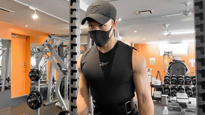 島村麗乃のインスタグラム：「﻿ ﻿ ﻿ ﻿ 部位に集中できるのは﻿ 足元が安定しているから﻿ ﻿ ﻿ トレーニング特化のシューズで﻿ 己をハックせよ﻿ ﻿ ﻿ 今回履いているのは﻿ 【NANO X1】﻿ ﻿ ﻿ ﻿ ーーーーーーーーーーーーーーーーーーーーーーー﻿ ■インストラクター、トレーナー限定！イベントに参加で特典をGET！﻿ ﻿ 「ReebokONE」インストラクター限定で、リーボックオンラインショップで使えるクーポン券や商品が当たる！﻿ ﻿ インスタグラムキャンペーンを実施！﻿ ﻿ 【実施期間】﻿ 2021年1月14日（木）～5月31日（月）﻿ ﻿ 【特典】﻿ リーボックオンラインショップで使える5万円分クーポン（3名様）﻿ リーボックシューズ（5名様）﻿ ﻿ 【参加方法】﻿ インスタグラムの「@reebokjp」をフォローし、リーボック2021春夏コレクションのフィットネス商品を着用して「#ReebokONEインストラクター」をつけて投稿してください。﻿ ﻿ 【投稿内容例】﻿ 商品について、自分のコーデ、参加したイベント・クラスなど﻿ ﻿ ※ReebokONEへの事前の登録が必要となります。﻿ ※ジム内で撮影する場合、各ジムのルールにのっとり、生徒様の映り込み等に十分ご注意ください。﻿ ※インスタグラムアカウントのプライバシー設定を「公開」にして投稿してください。﻿ ﻿ ﻿ 詳細URL：https://fitness.reebok.jp/campaign/2101-05_reebokone_award/﻿ ﻿ ﻿ ﻿ #ReebokPartner﻿ #Reebok﻿ #Reebokone﻿ #筋トレ﻿ #パーソナルトレーナー﻿ #fitness﻿ #筋肉﻿ #己をハックせよ﻿ #筋肉をハックせよ﻿ #遊びじゃねぇから﻿ ﻿ ﻿ ﻿ ﻿ ﻿ ﻿」