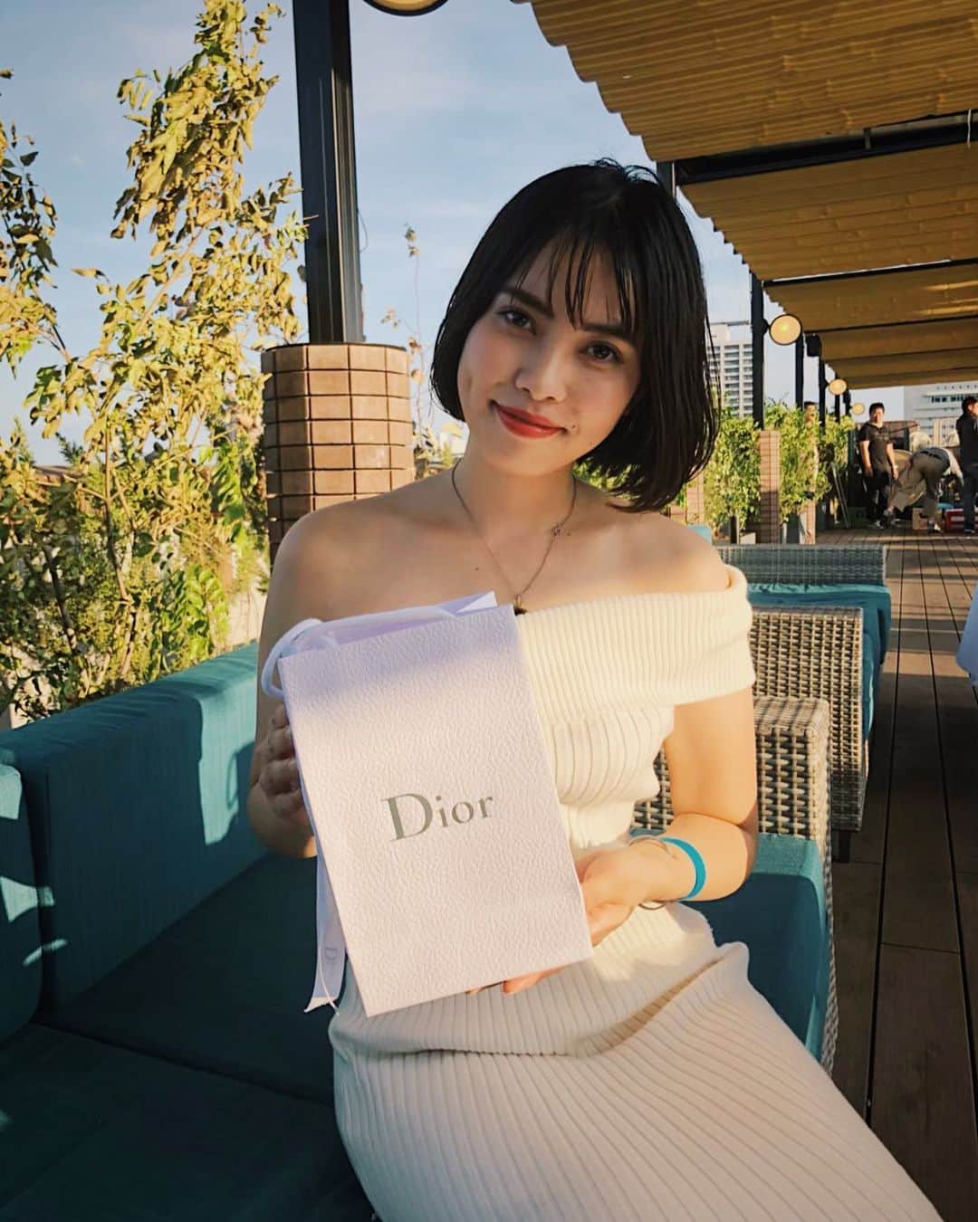ellieのインスタグラム：「・ ・ 過去pic. 前髪作ろうかなぁぁ🤔💭 ・ ・ ・ 悩み中😕 ・ ・ ・ #hairstyle #bob #shorthair #black #hair #tbt」