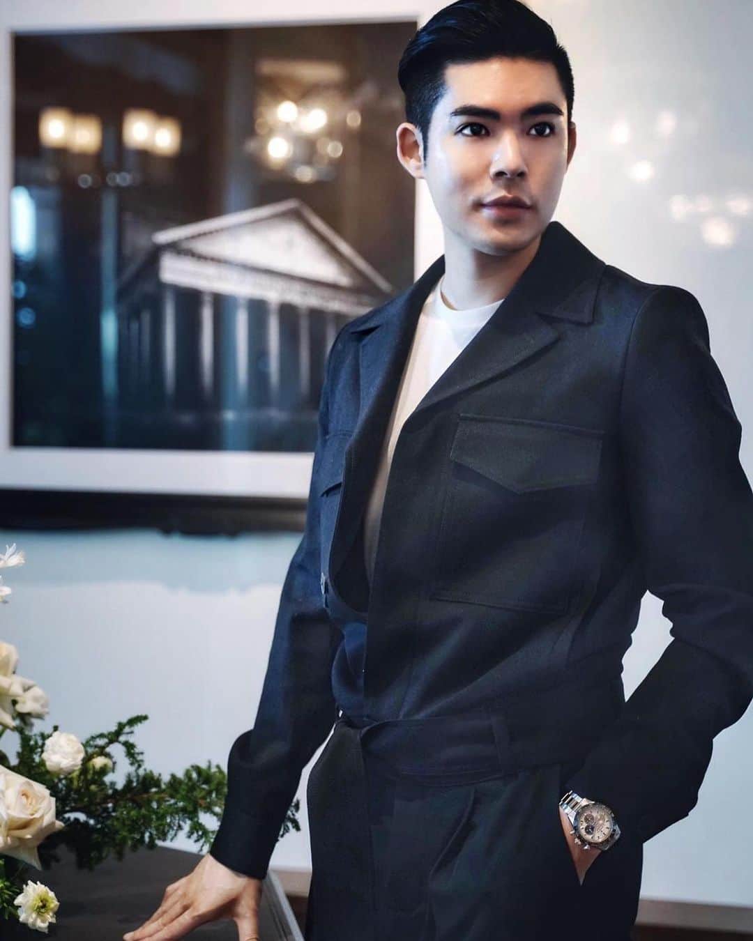 Christoffer Chengのインスタグラム：「Confidence does come with what you wear, and when you’re wearing a watch that tracks time so accurately it’s able to measure and intuitively display 1/10th of a second, you feel more in control of your greatest asset - time. This is the all-new Chronomaster Sport.   #ChronomasterSport #Zenith #ZenithWatches #TimeToReachYourStar @zenithwatches」